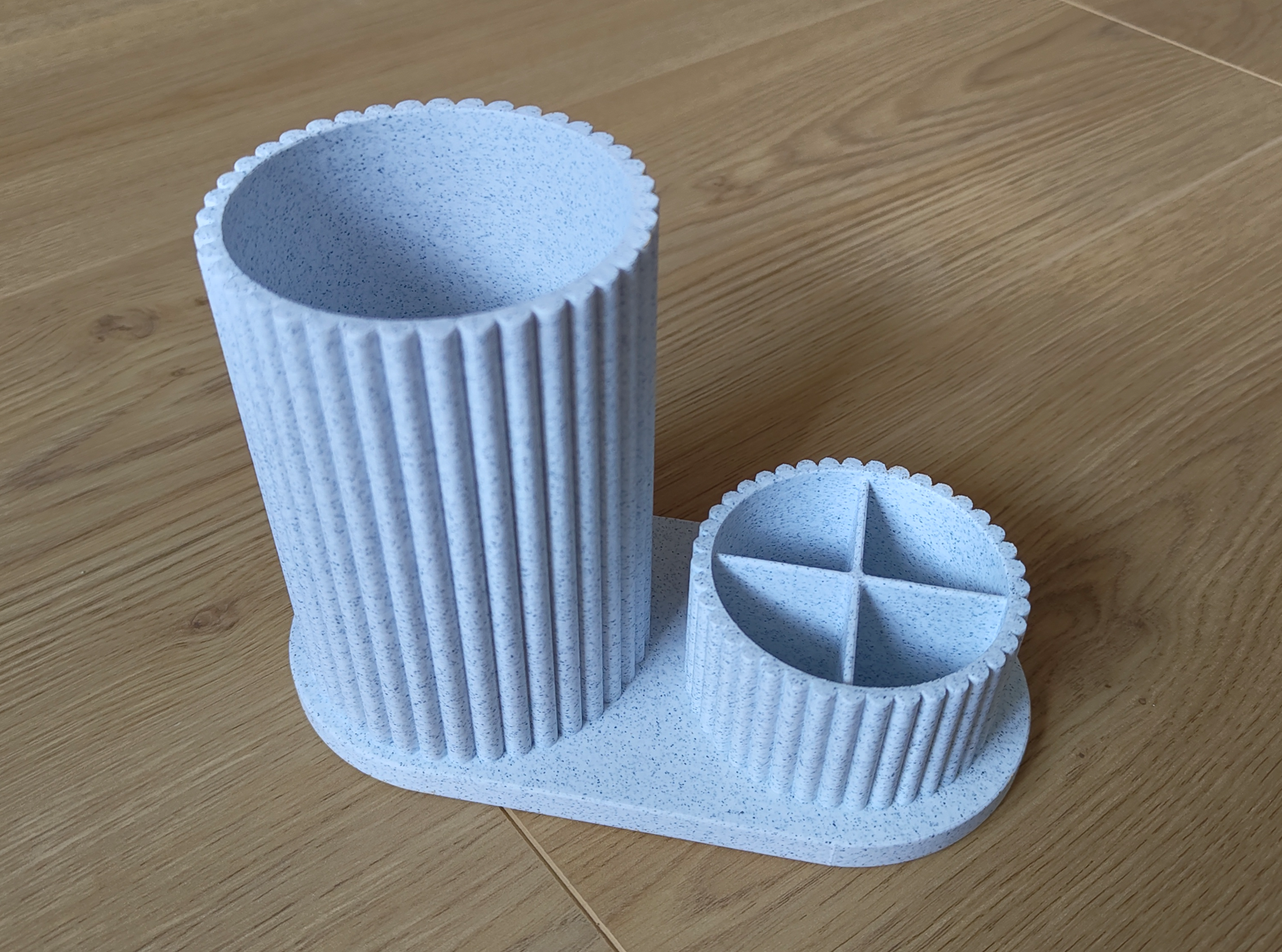 Tooth brush holder