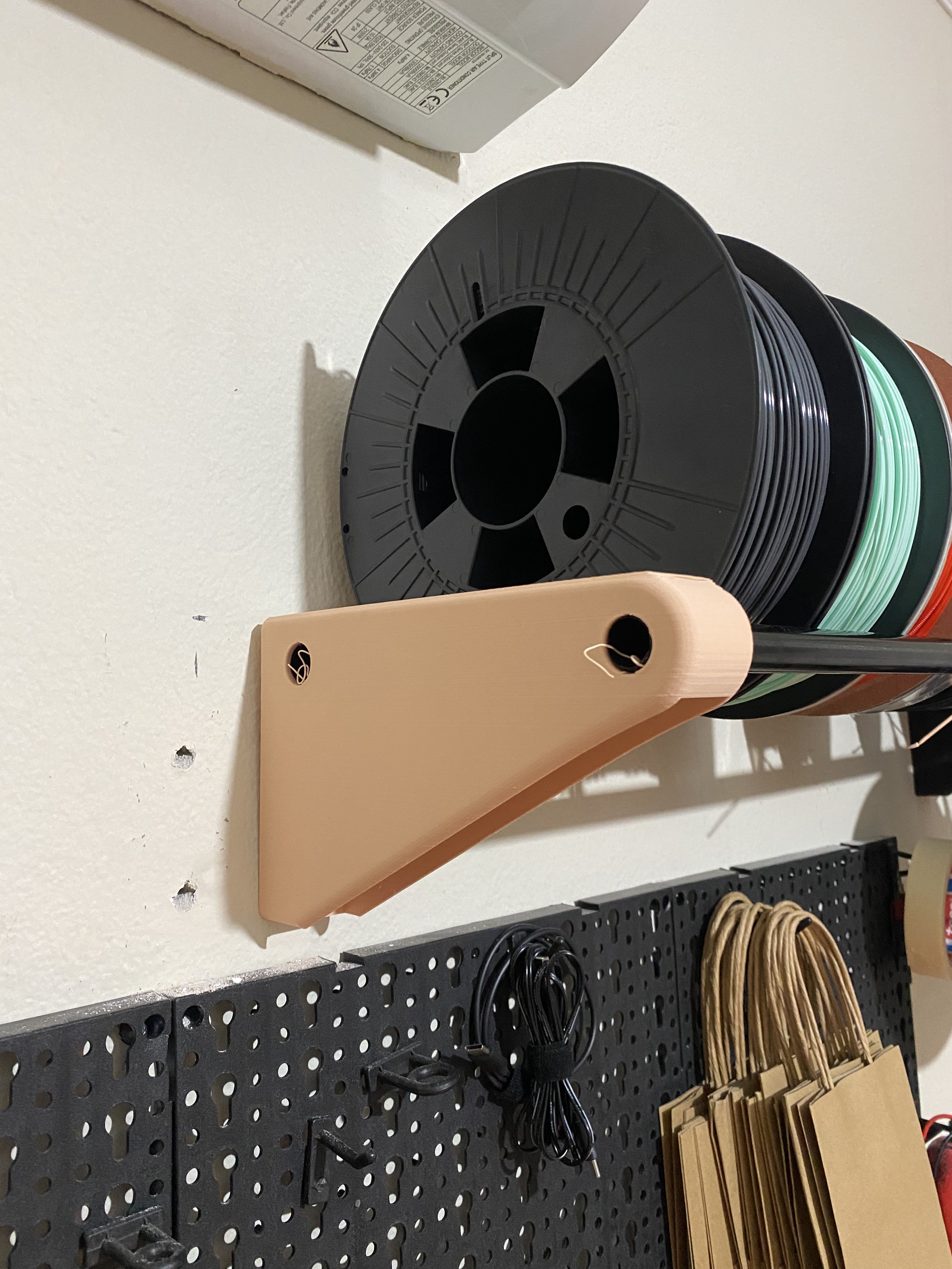 Wall mount for fillament spools — thumbnail 3