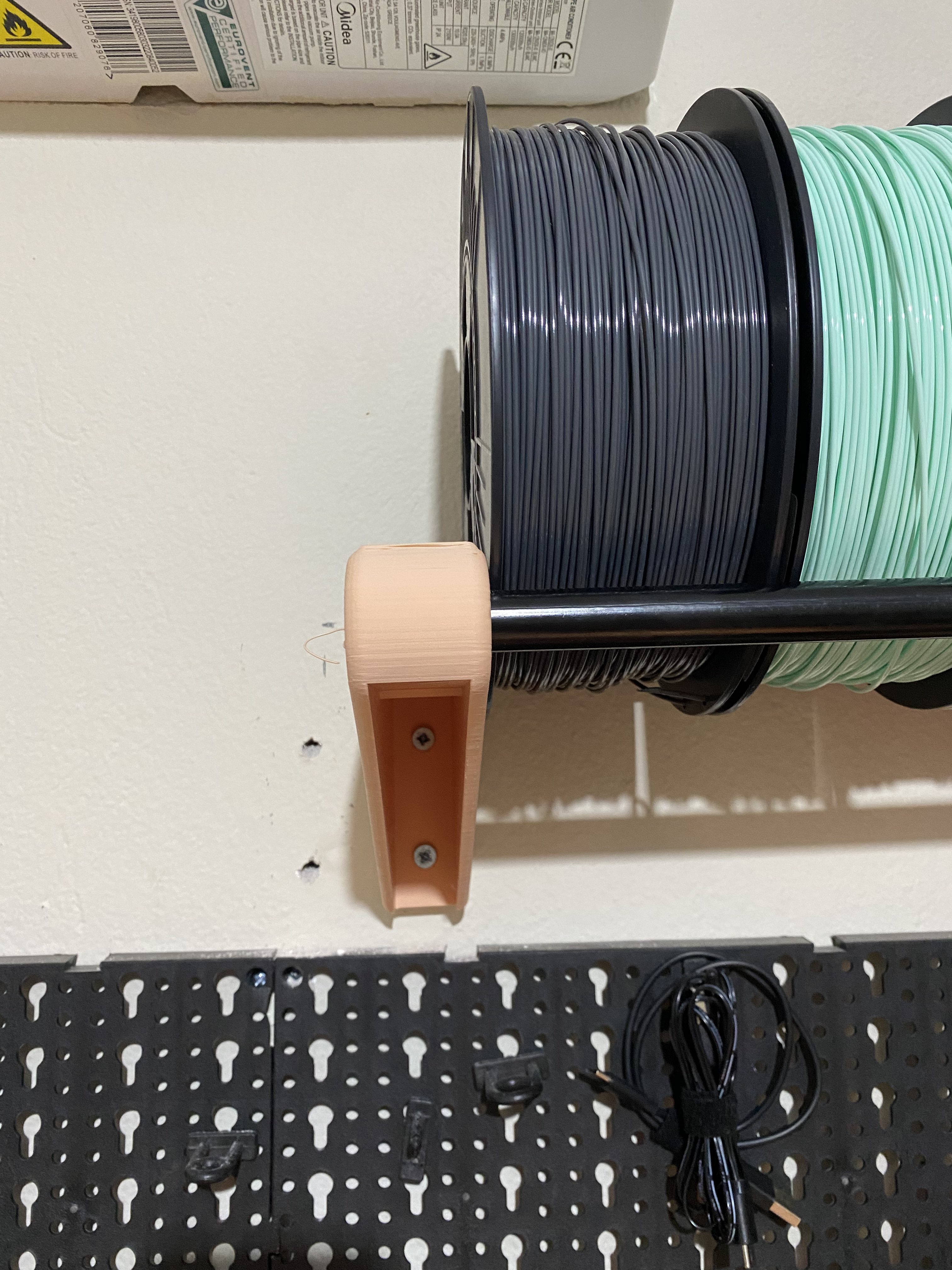 Wall mount for fillament spools — thumbnail 2