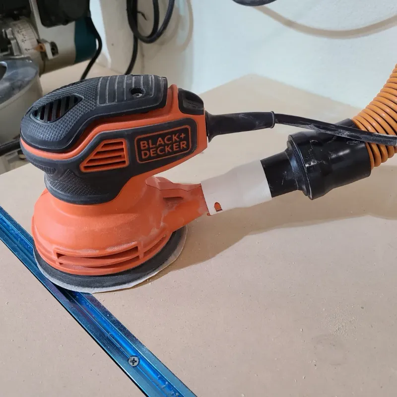 Vacuum Adapter for Black+Decker Sander by Audi, Download free STL model