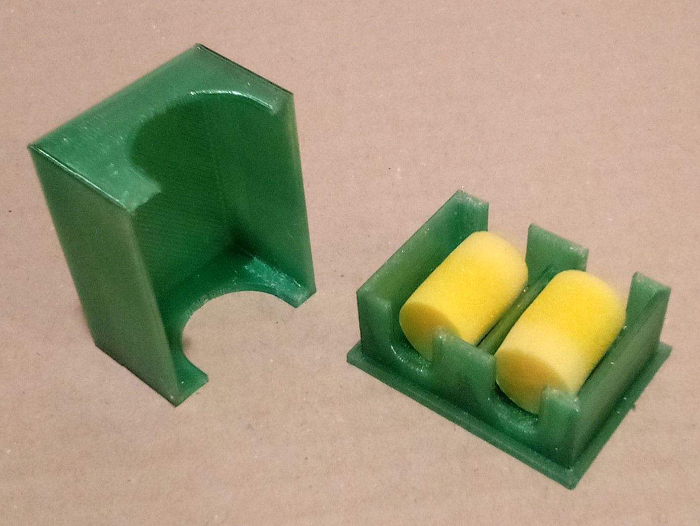 Earplug case / krabička pro špunty do uší