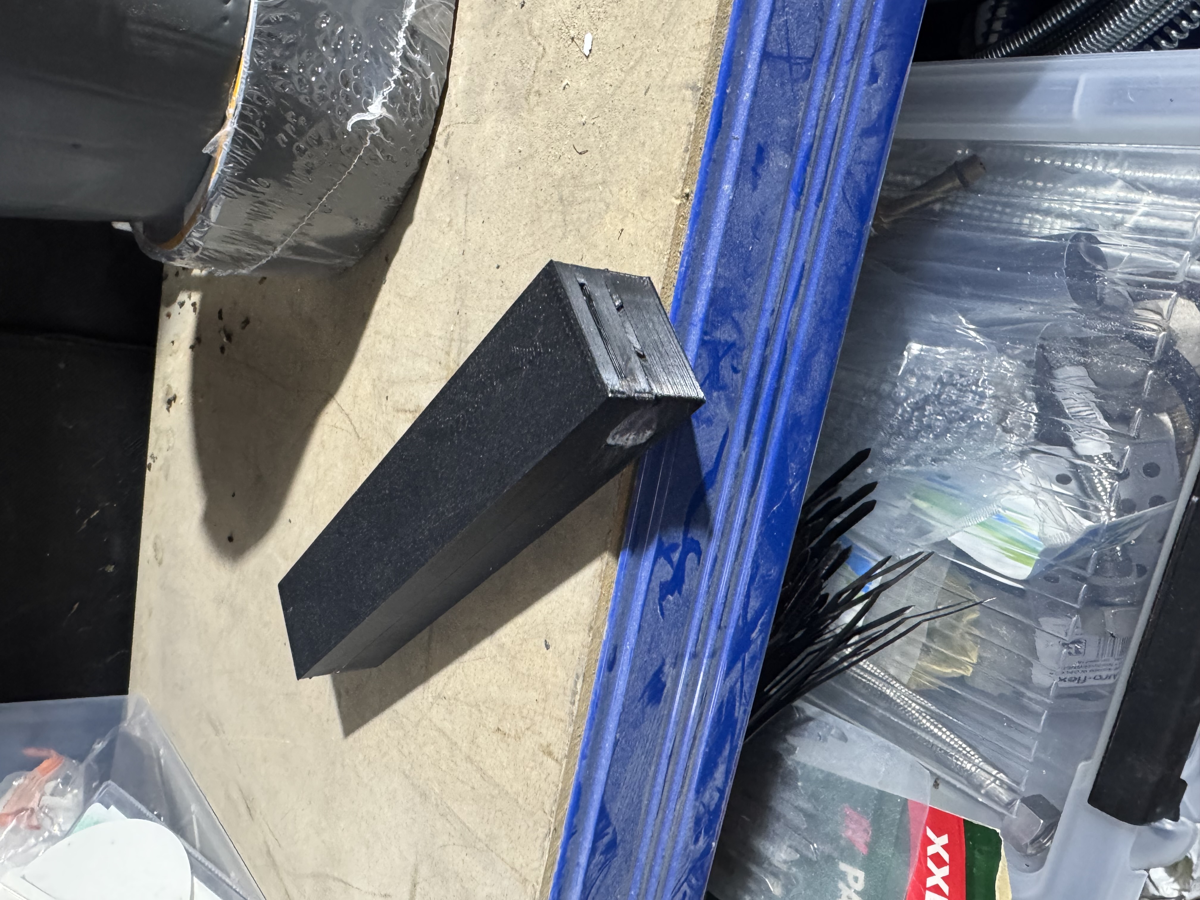 Container for used blades of a segmented knife