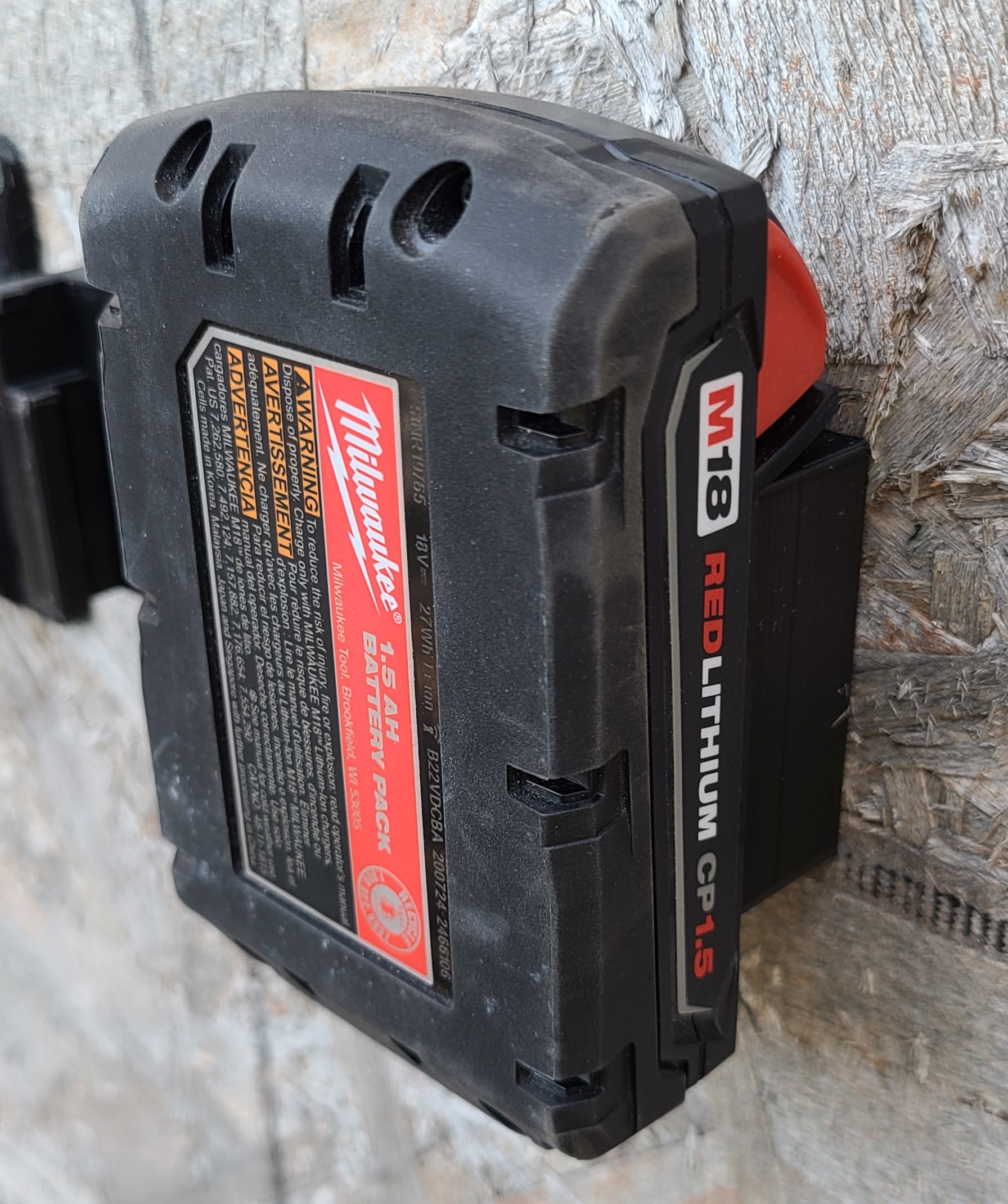 Milwaukee M18 battery holder by Daniel Rossong Download free STL