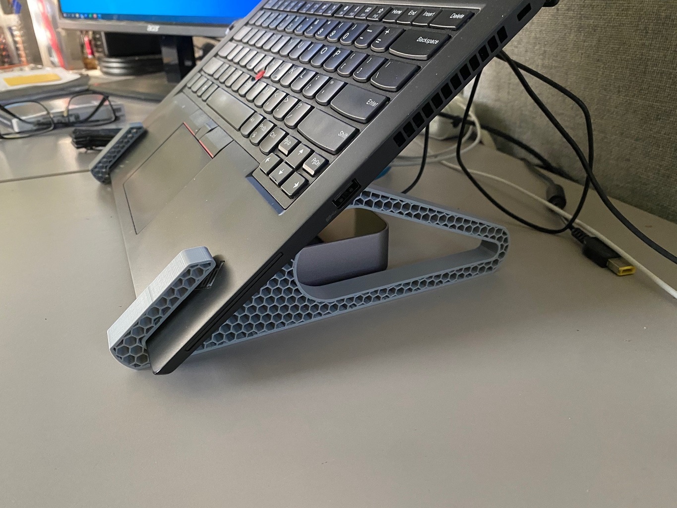 Laptop Vertical Stand / Remix