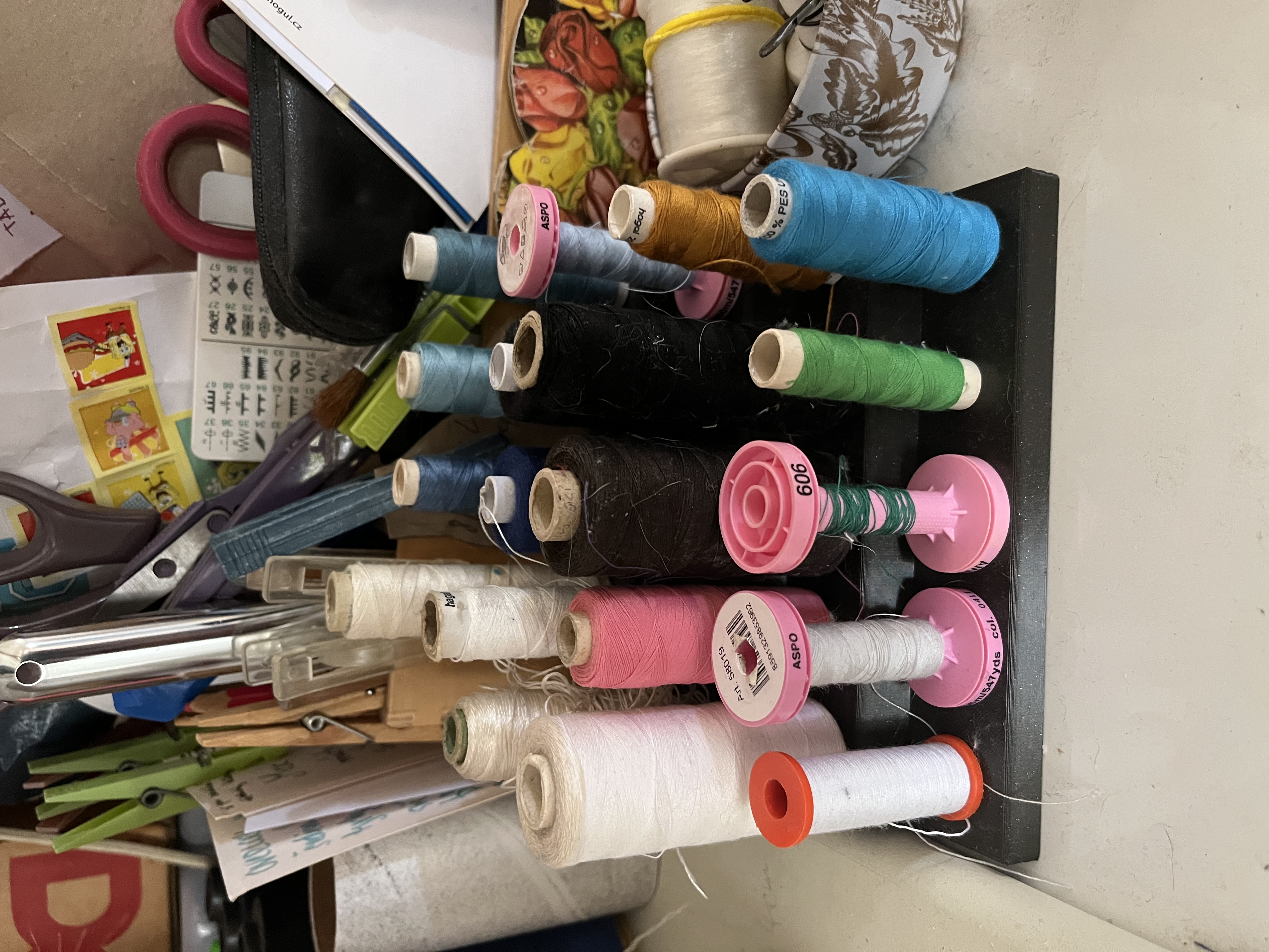 Sewing Thread Spool Holder / Držák cívky šicí nitě