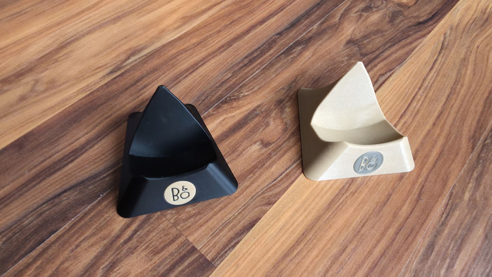Beosound A1 stand Bang and Olufsen