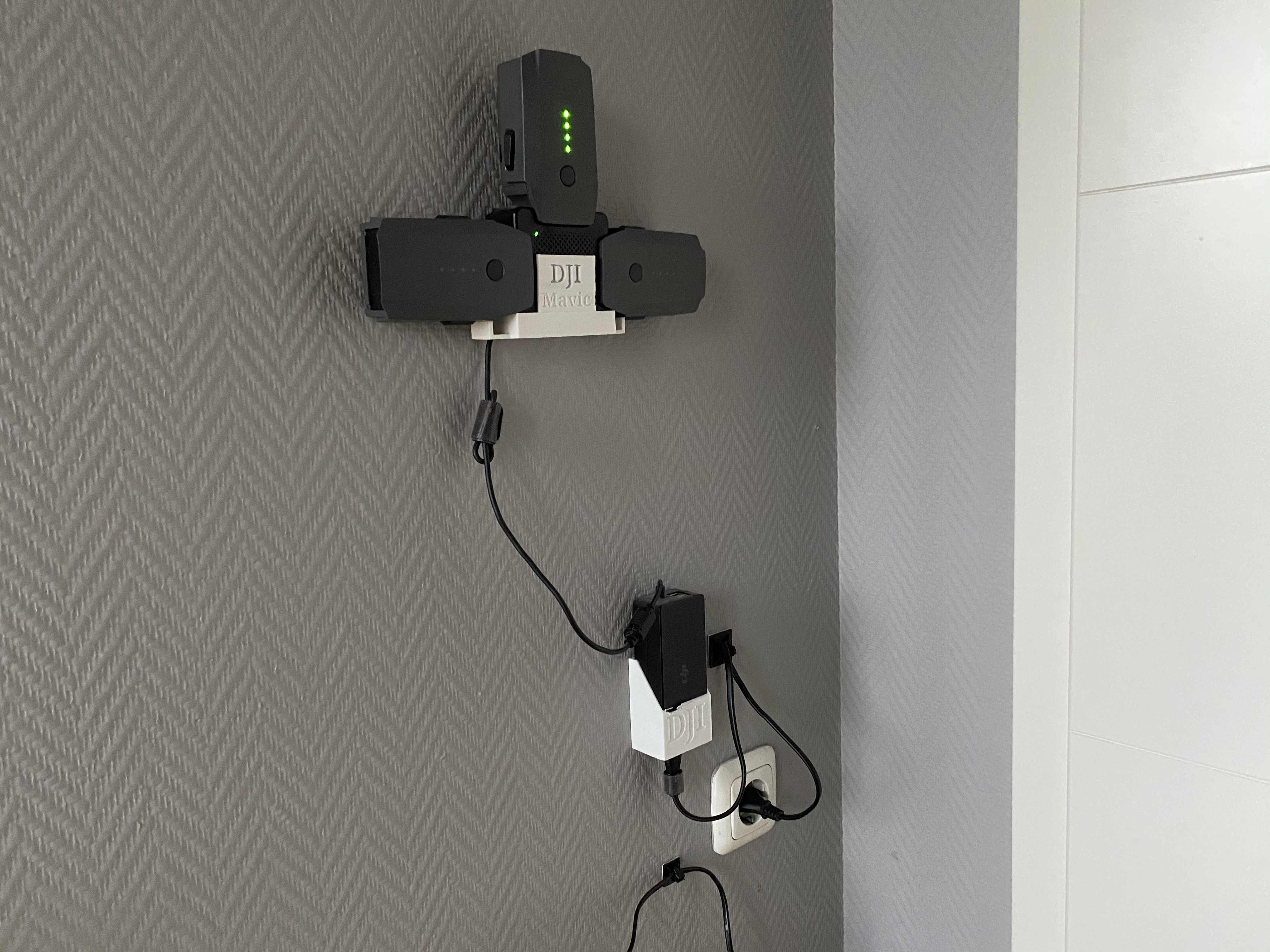 DJI Mavic FlyMore-Combo 3x Battery Charger Mount Wall