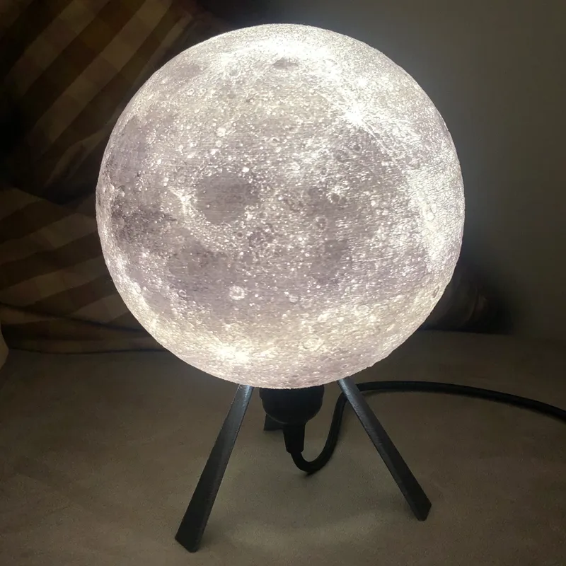 betreden bout zonde Designer Lithophane Moon Lamp by Frank Deschner | Download free STL model |  Printables.com