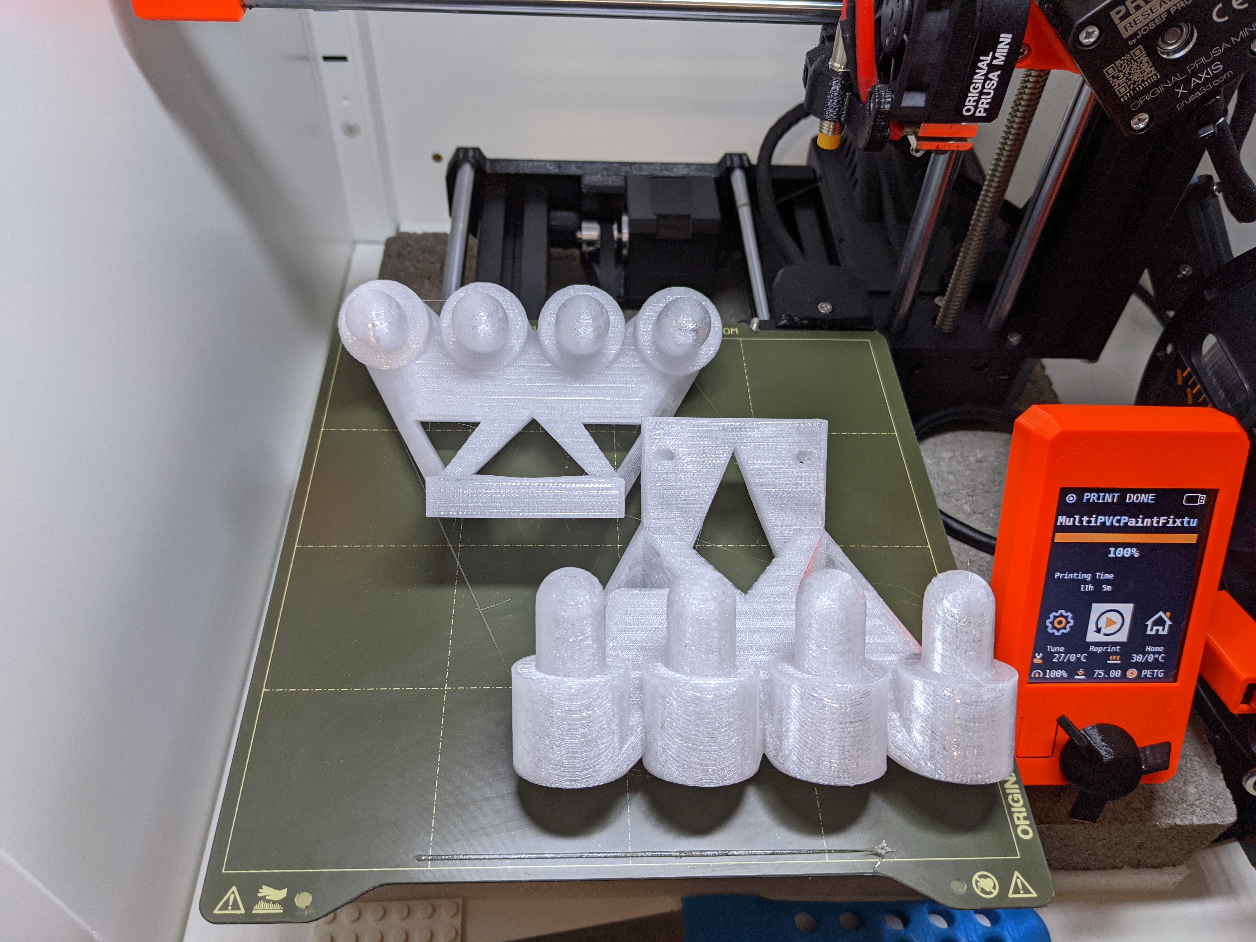 Multiple PVC Pipe Paint Fixture