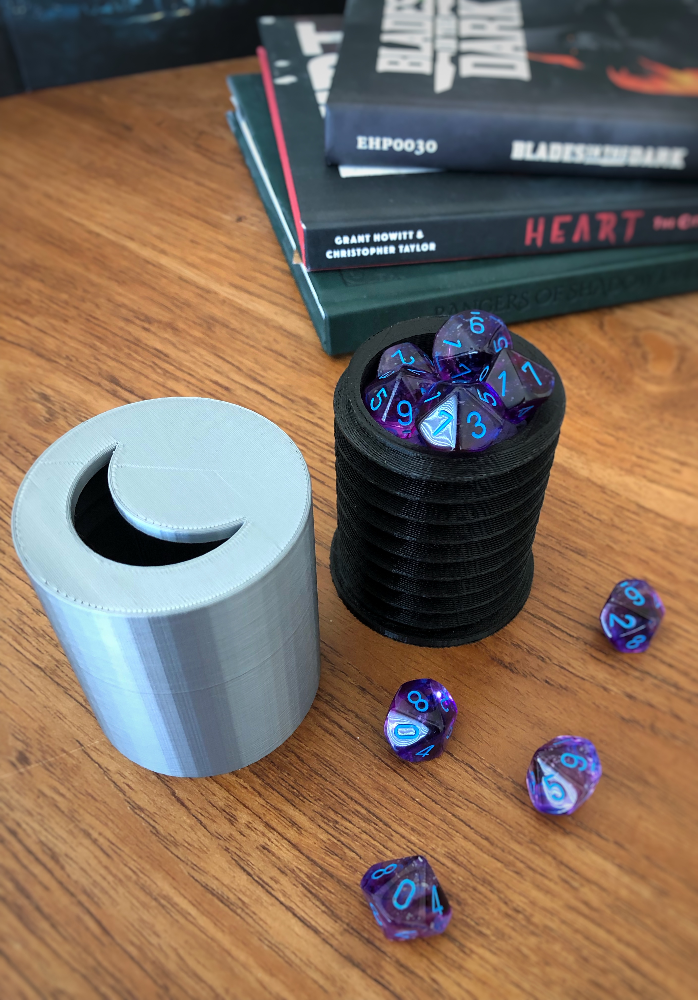 Threaded Tube Dice Box
