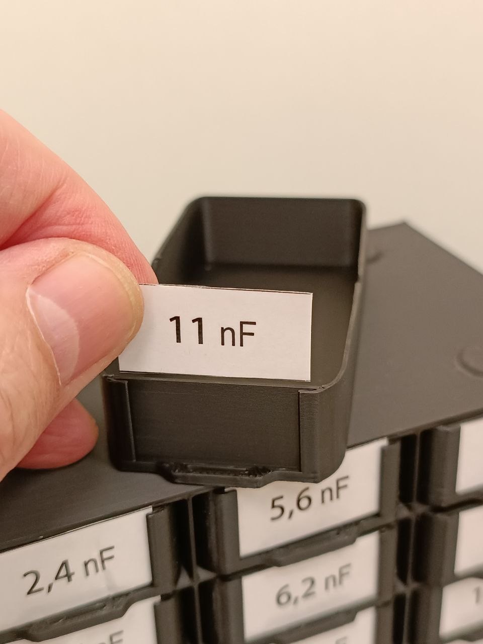Miniatura 4 do modelo 3D Organizer for electronic components