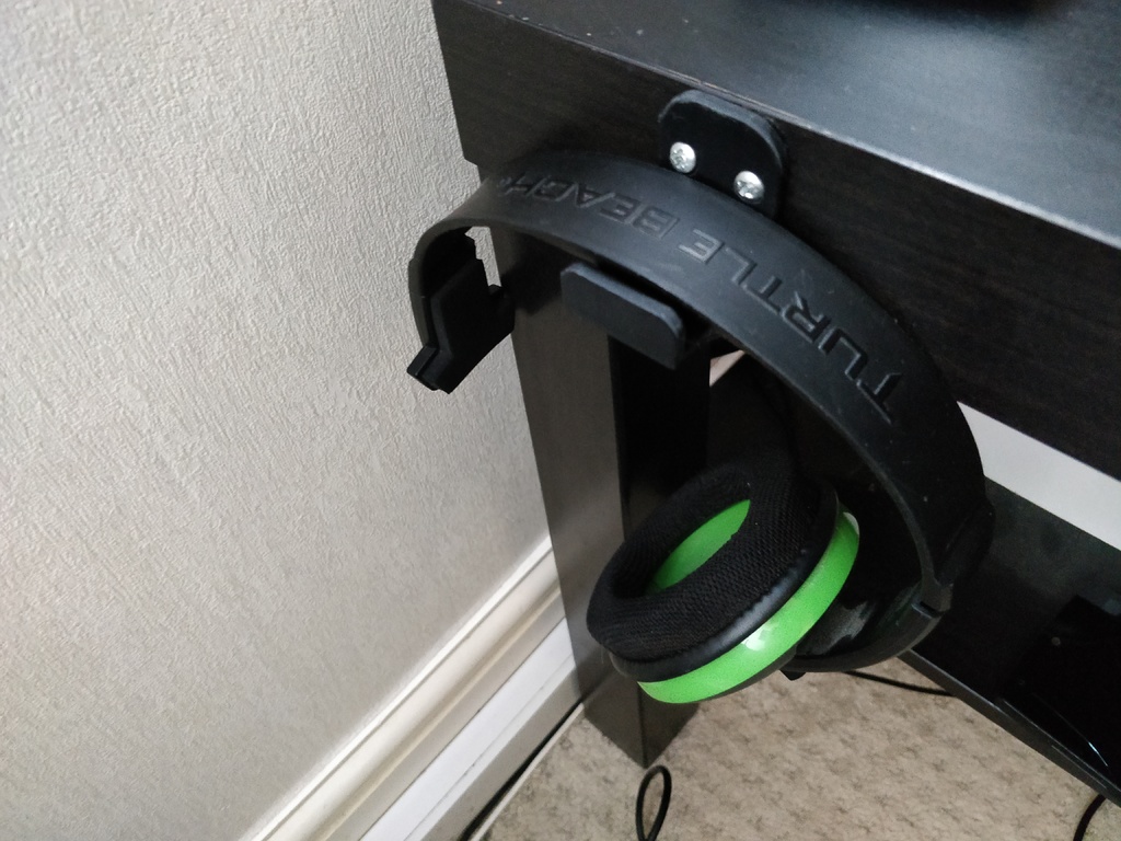 Miniatura 3 do modelo 3D Xbox Headset Ikea Lack Table Hook