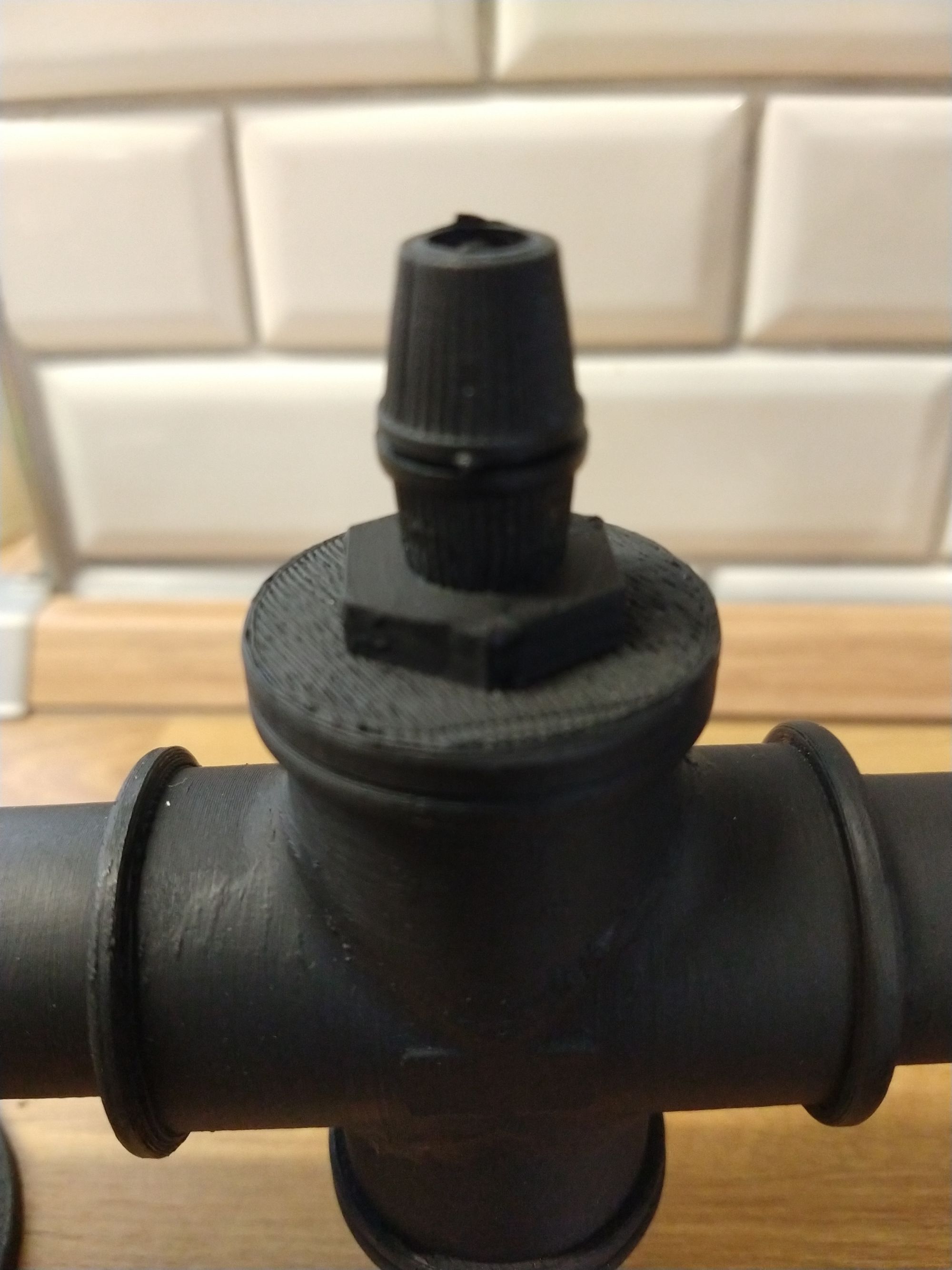 Stub inner with mount hole