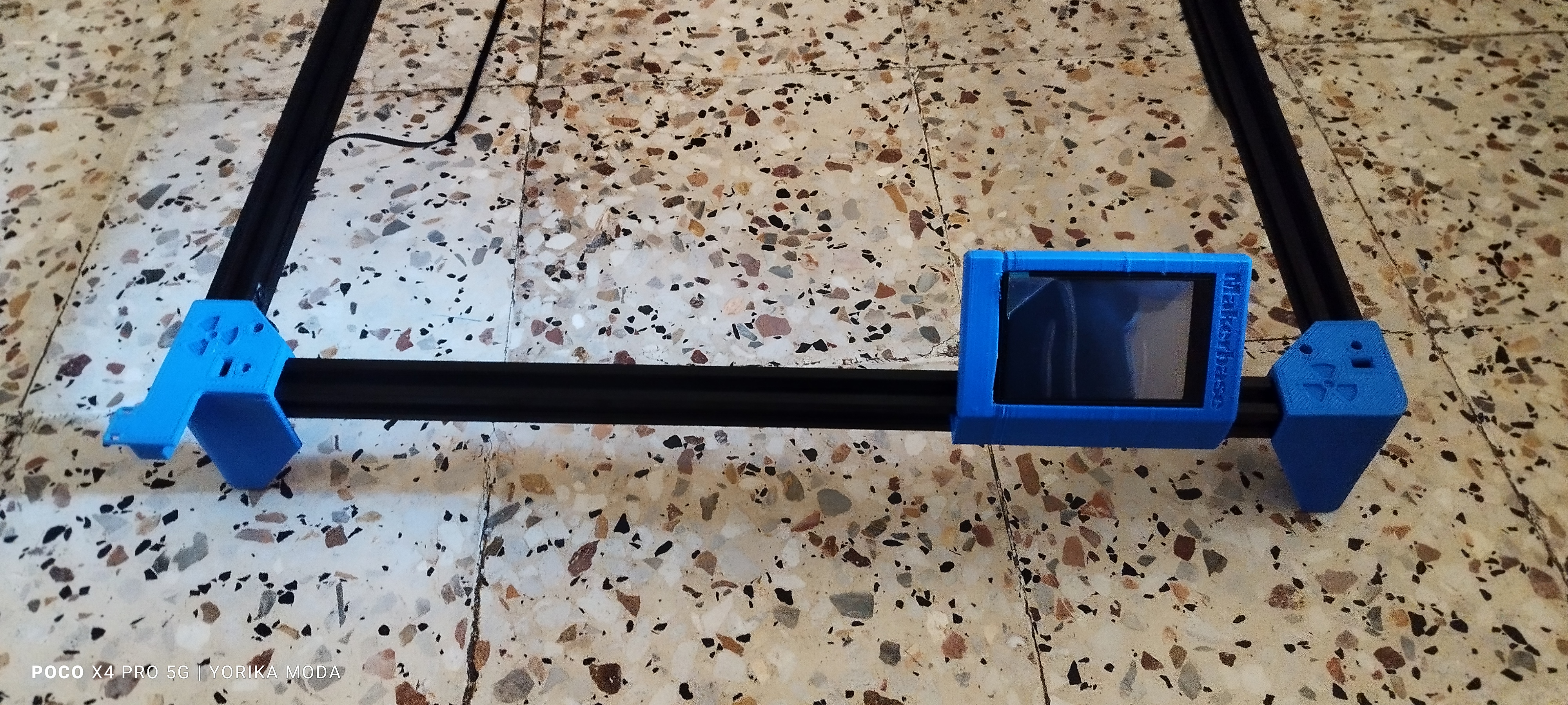 Makerbase LCD TS35-R stand