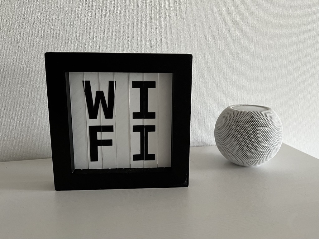 Customizable WIFI QR-Code Display