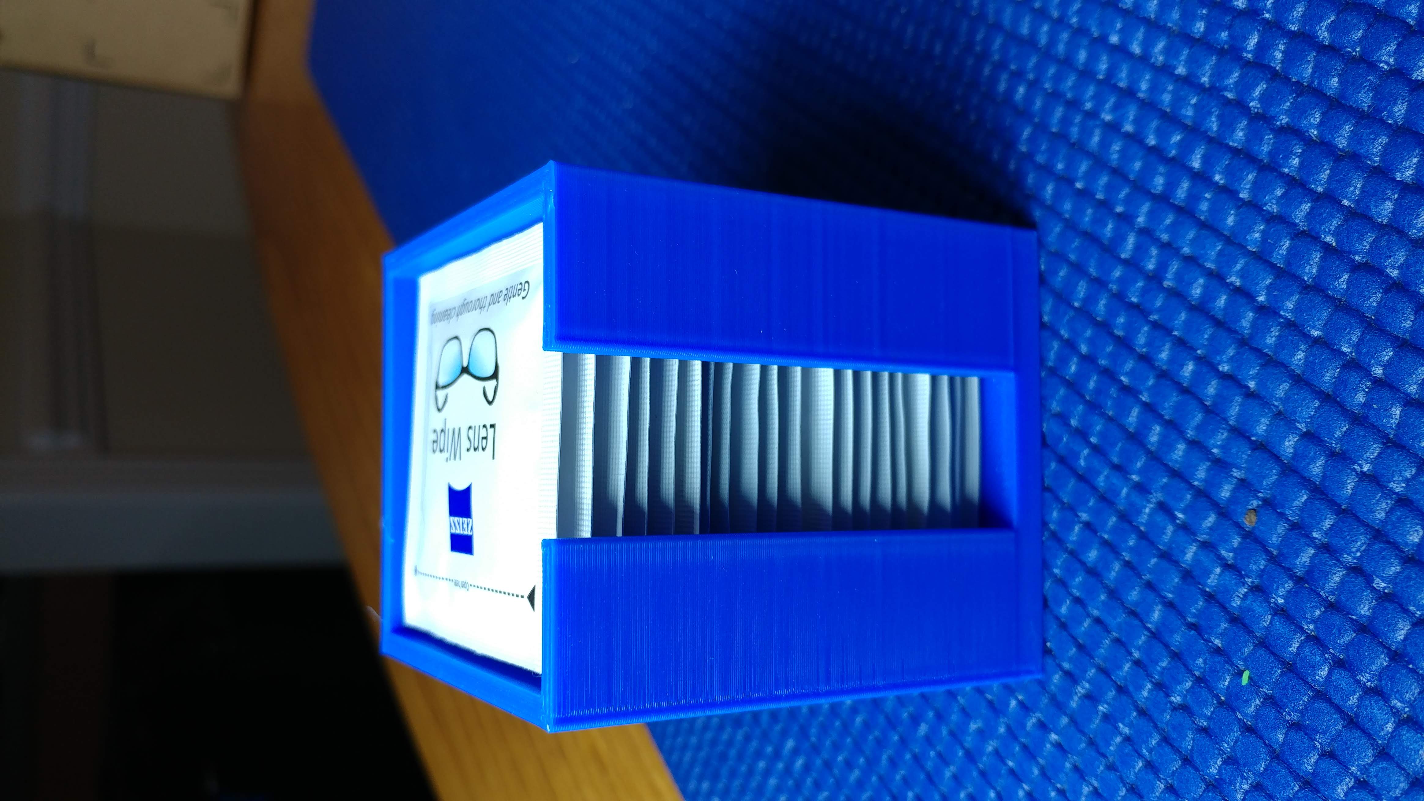 Zeiss Lens Wipes Holder by SimpleManWorkbench Download free STL model