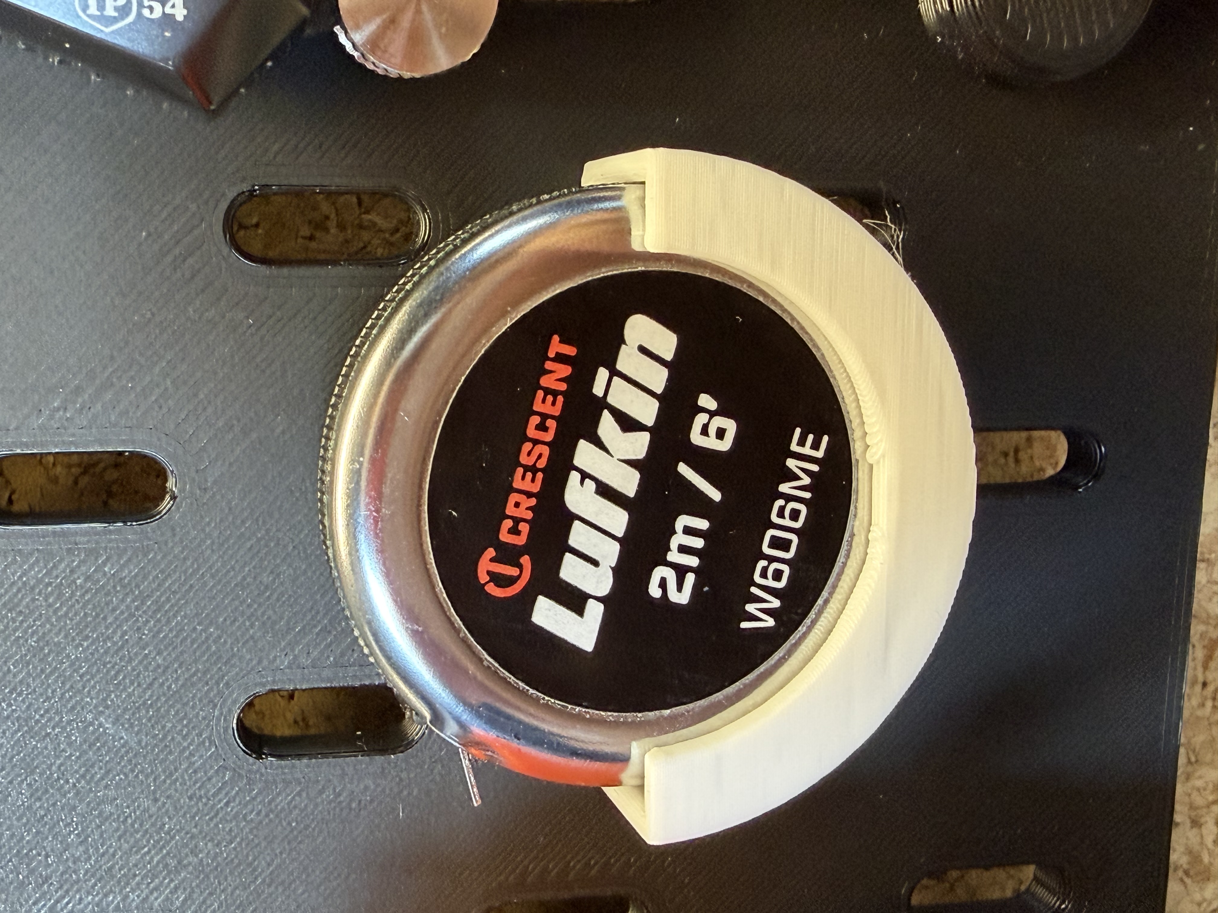 Skadis mini tape measure mount (Lufkin W606ME)