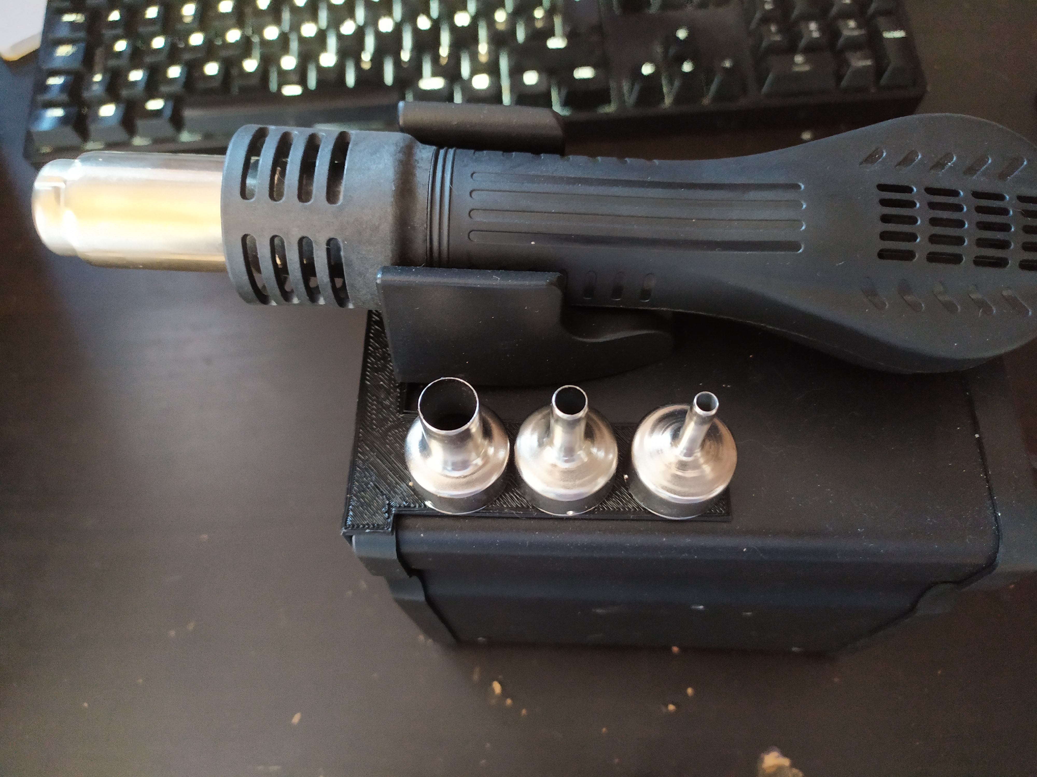 top handle holder for 858d hot air station with and without nozzle holder / support de poignée pour 858d avec et sans support de buse