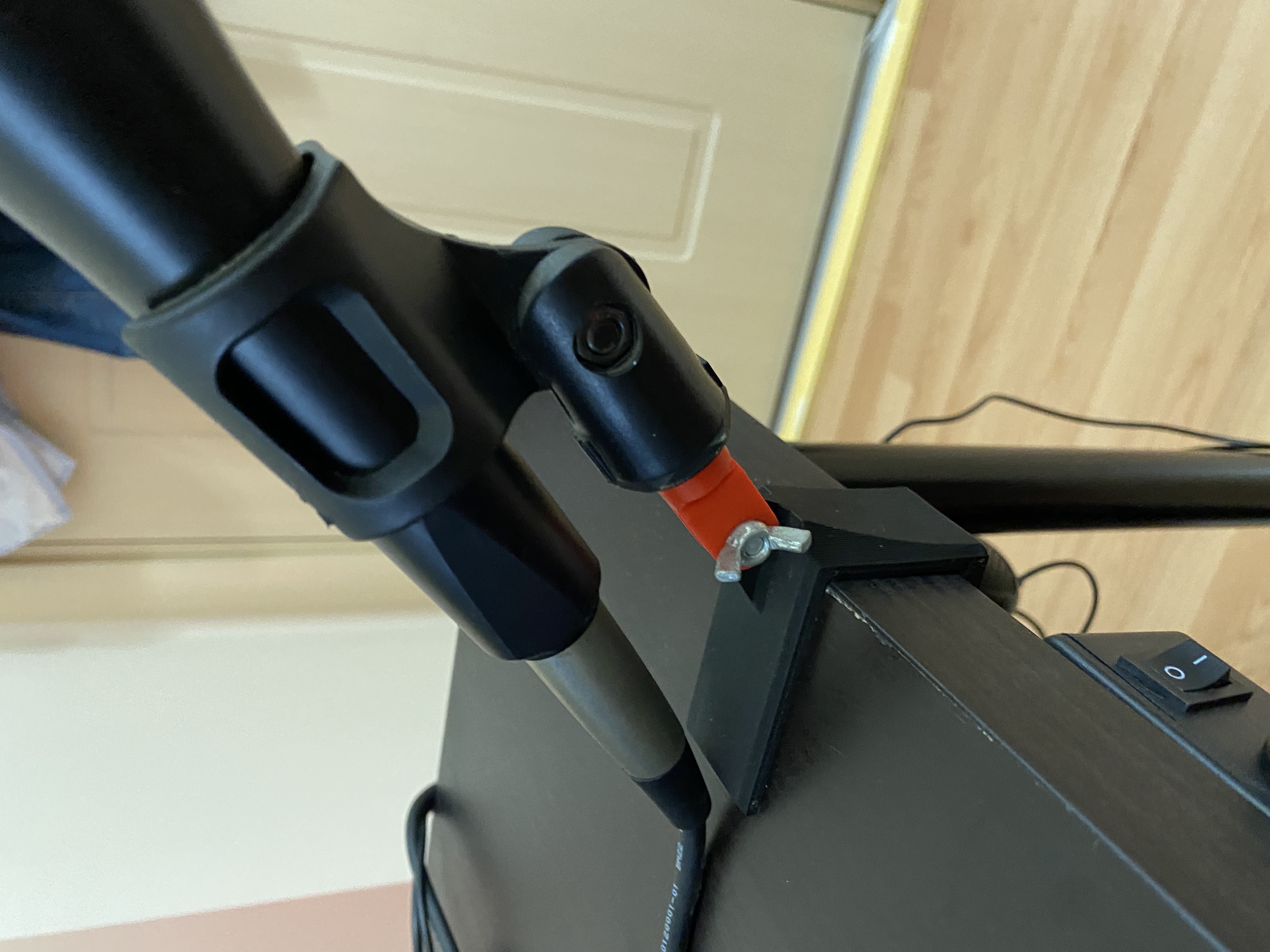 Practical Microphone Holder — thumbnail 2