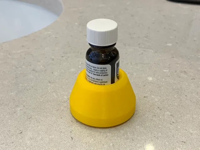 Small Bottle Holder with Wide Base