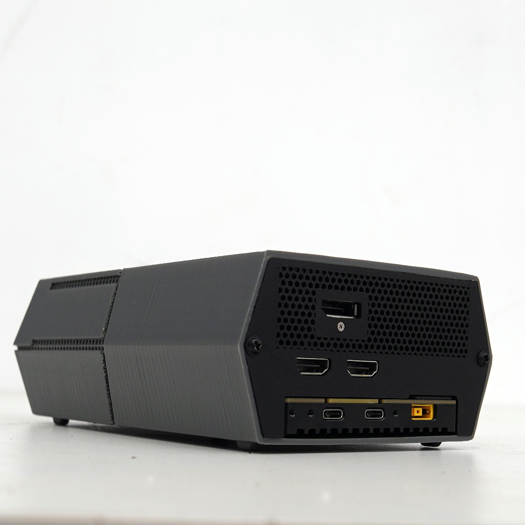 RTX 3050 ft EXP GDC TH3P4GAN GPU Dock and a 3D-printed case