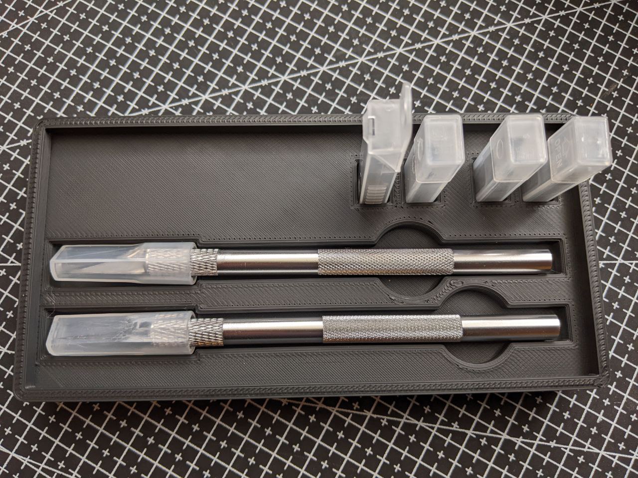 Gridfinity case for scalpels