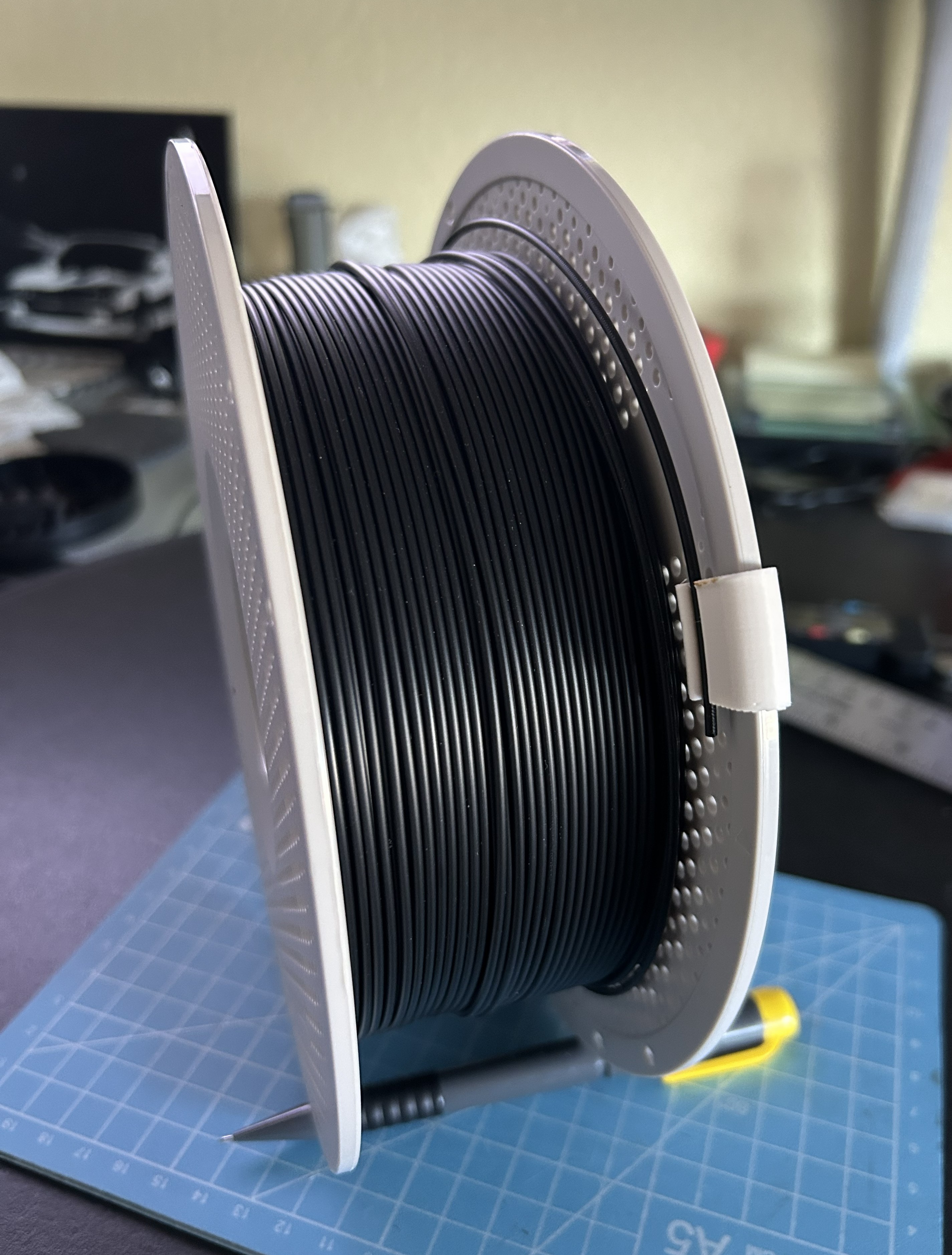 Iguana hold your filament Mk1