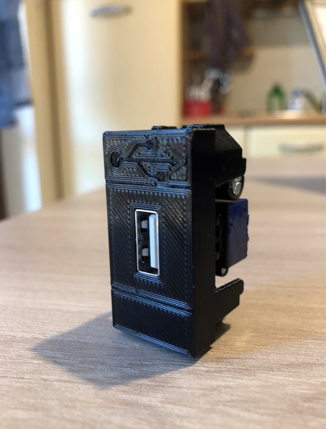 Btcino Living USB wall mount