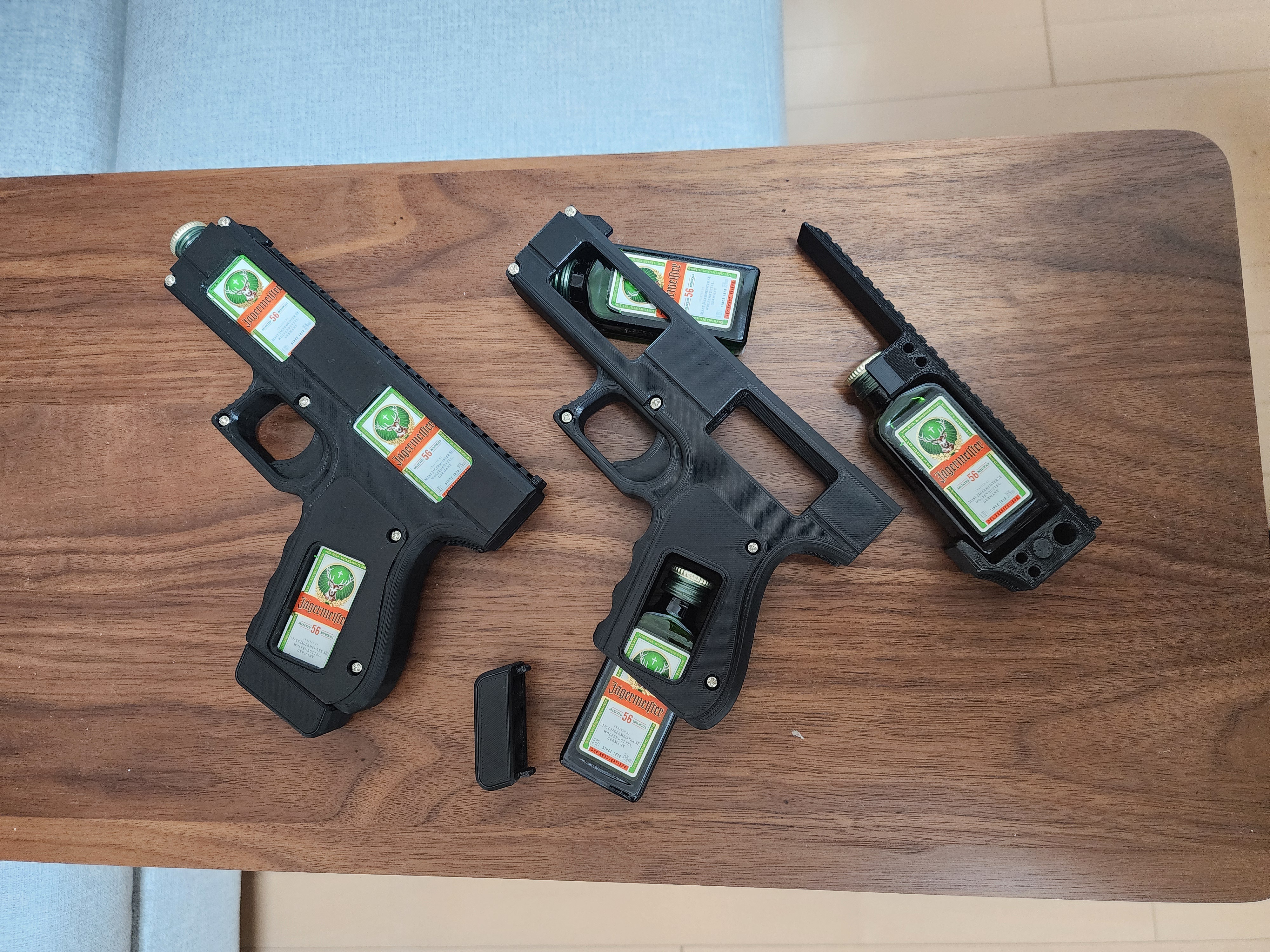 Jager mini bottle gun toy