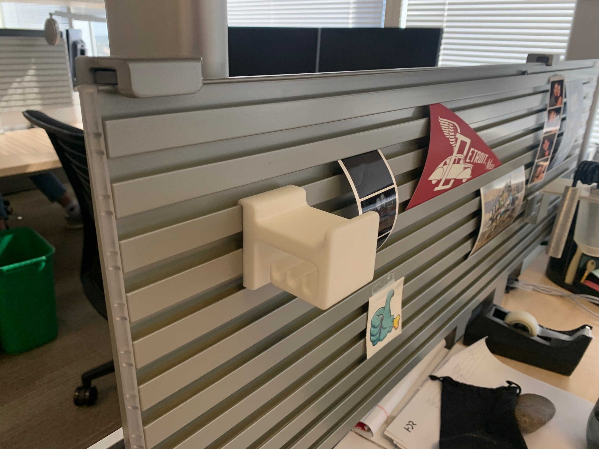 Headphones Holder for Steelcase Slatwall