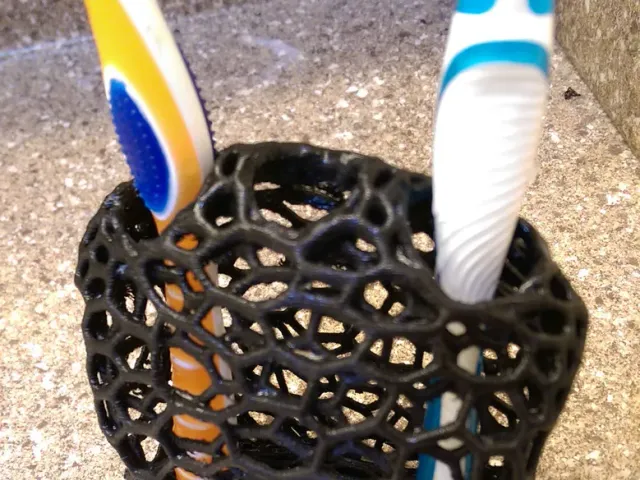 Voronoi toothbrush holder