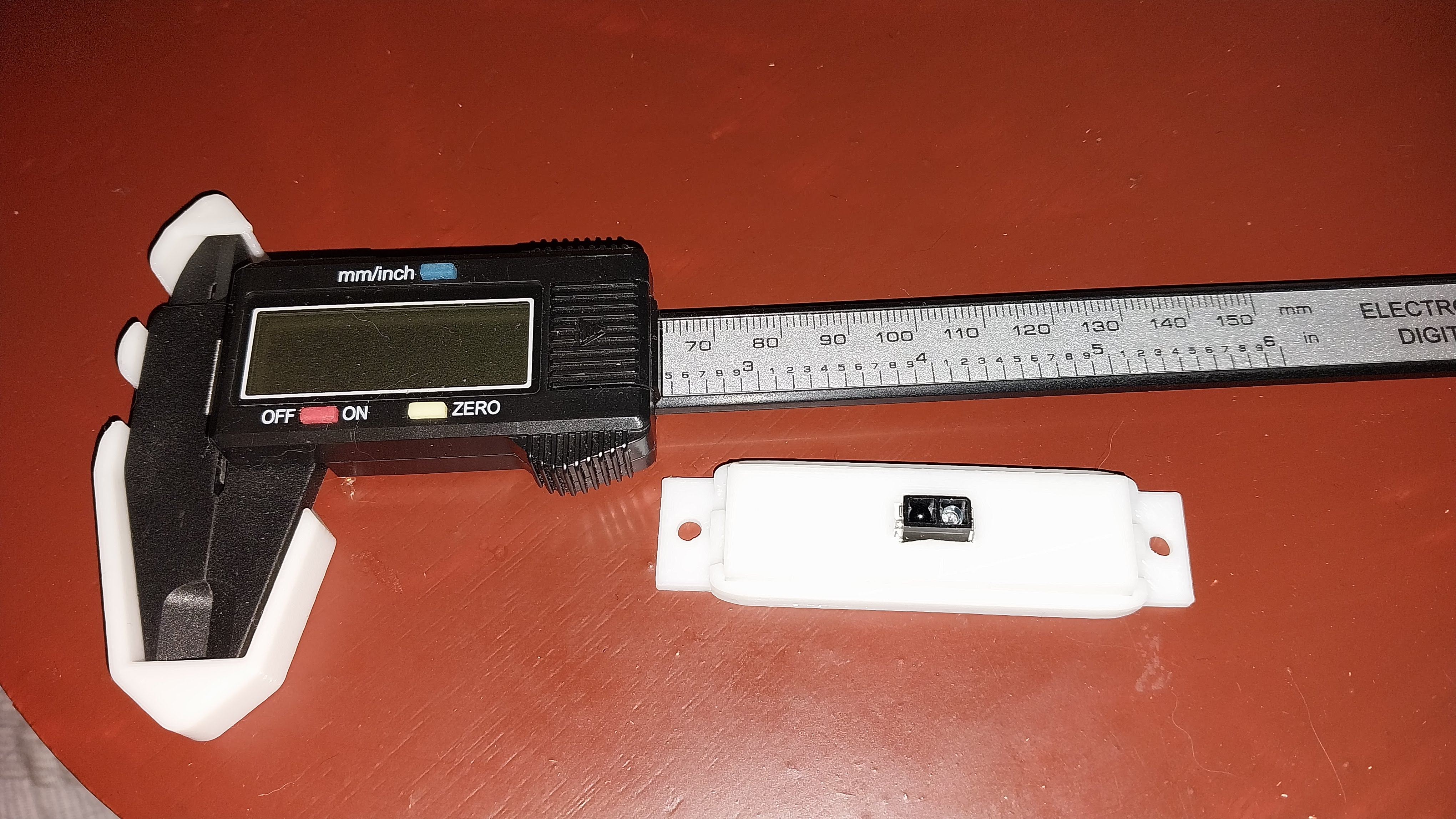 Miniatura 3 do modelo 3D Touch-free strip LED switch casing 2