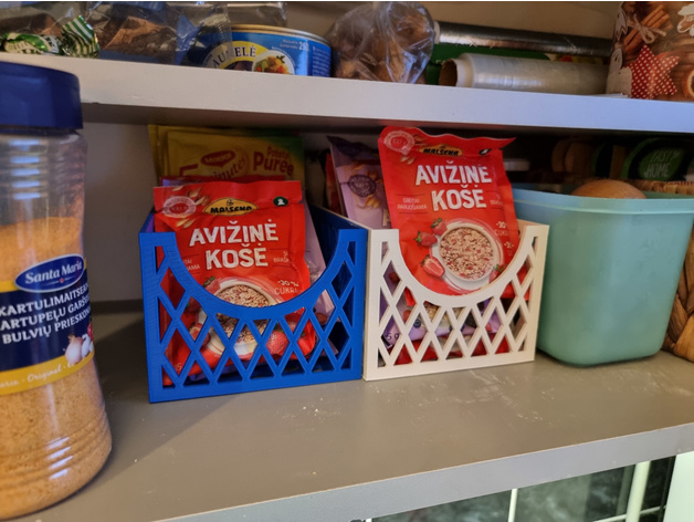 Mostly parametric organizing mesh box for spices (in my case)