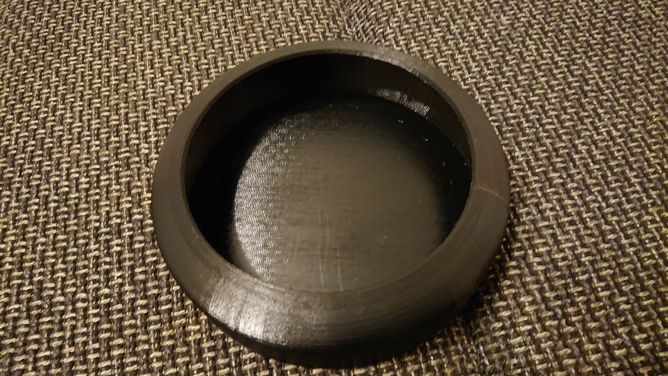 Almost unspillable water bowl