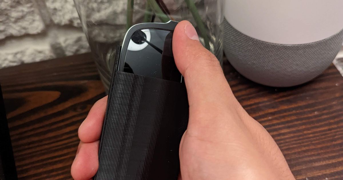 Slim Clip On Sunglasses Case by darkamikaze Download free STL model