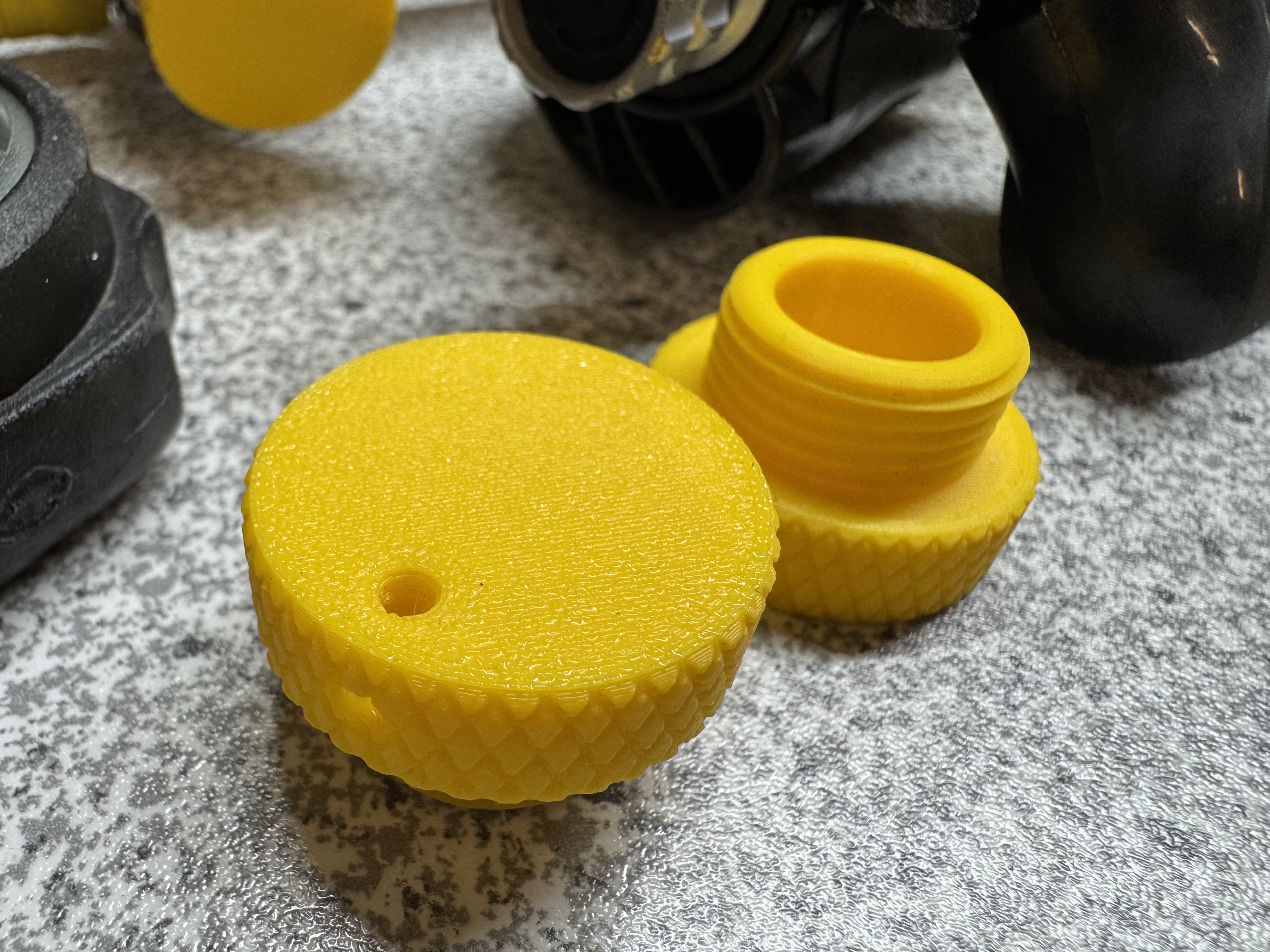 Scuba tank dust cap (DIN)