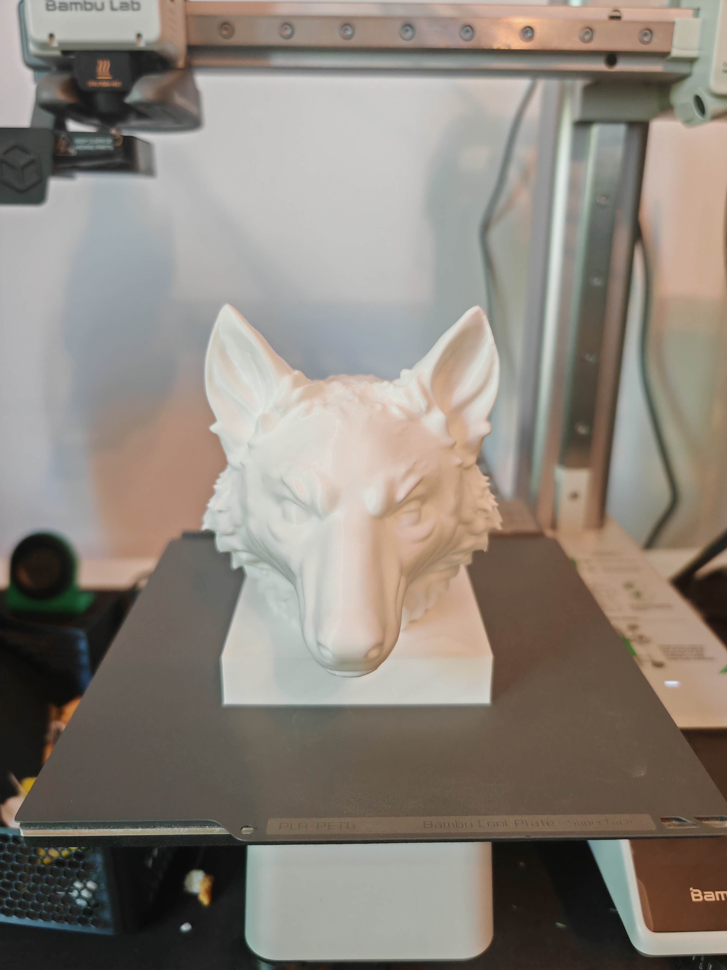 Miniatura 4 do modelo 3D Wolf Head Bronze Statue