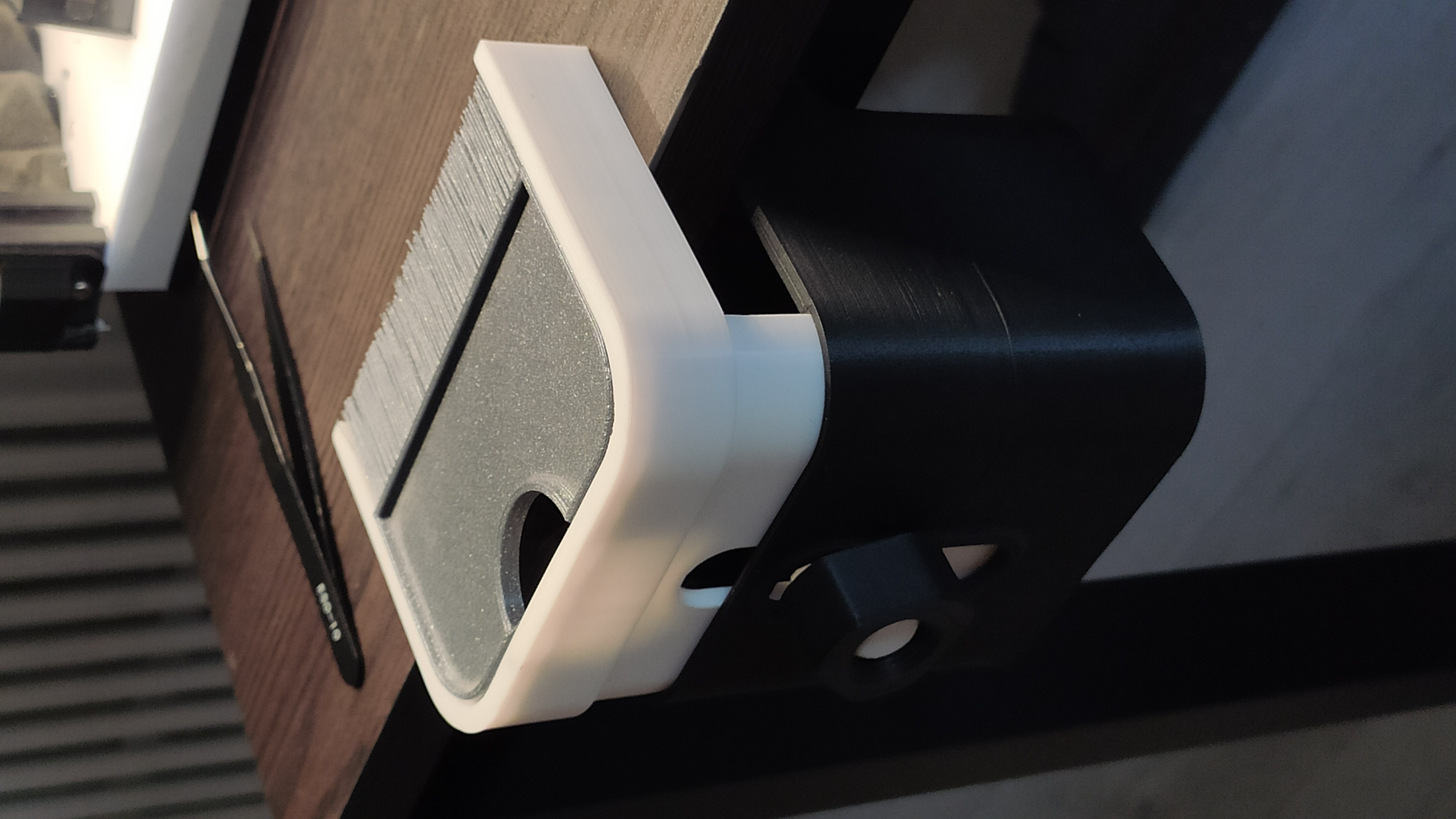 Desk clamp bin
