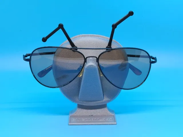 Bugman_140 Birthday 3D Printable Glasses Holder