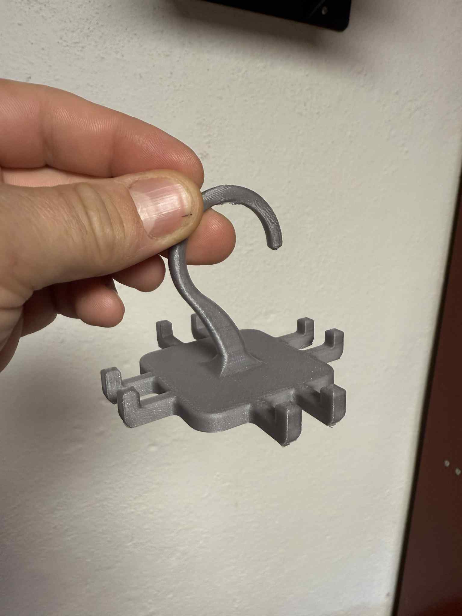 Belt cabinet holder