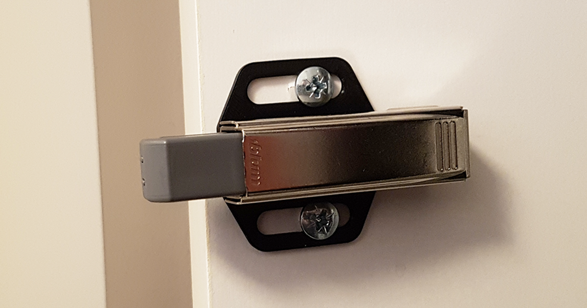 Blum hinge damper adapter with snap fit by Thomas H 3D Download free