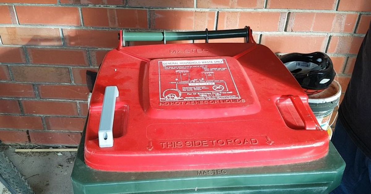 Wheelie Bin Handle by gaehl Download free STL model