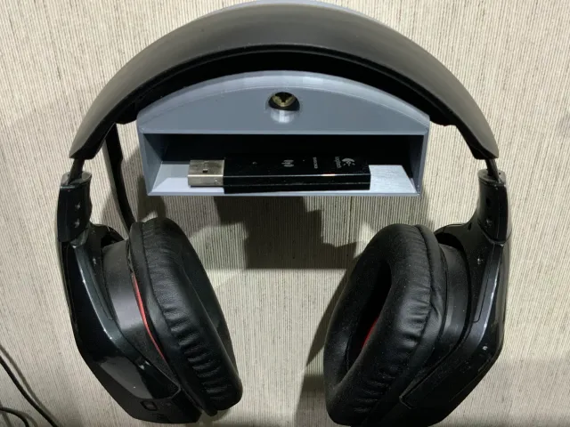 Kopfhörerhalter mit Ablage für USB-Sender / Headphone Holder