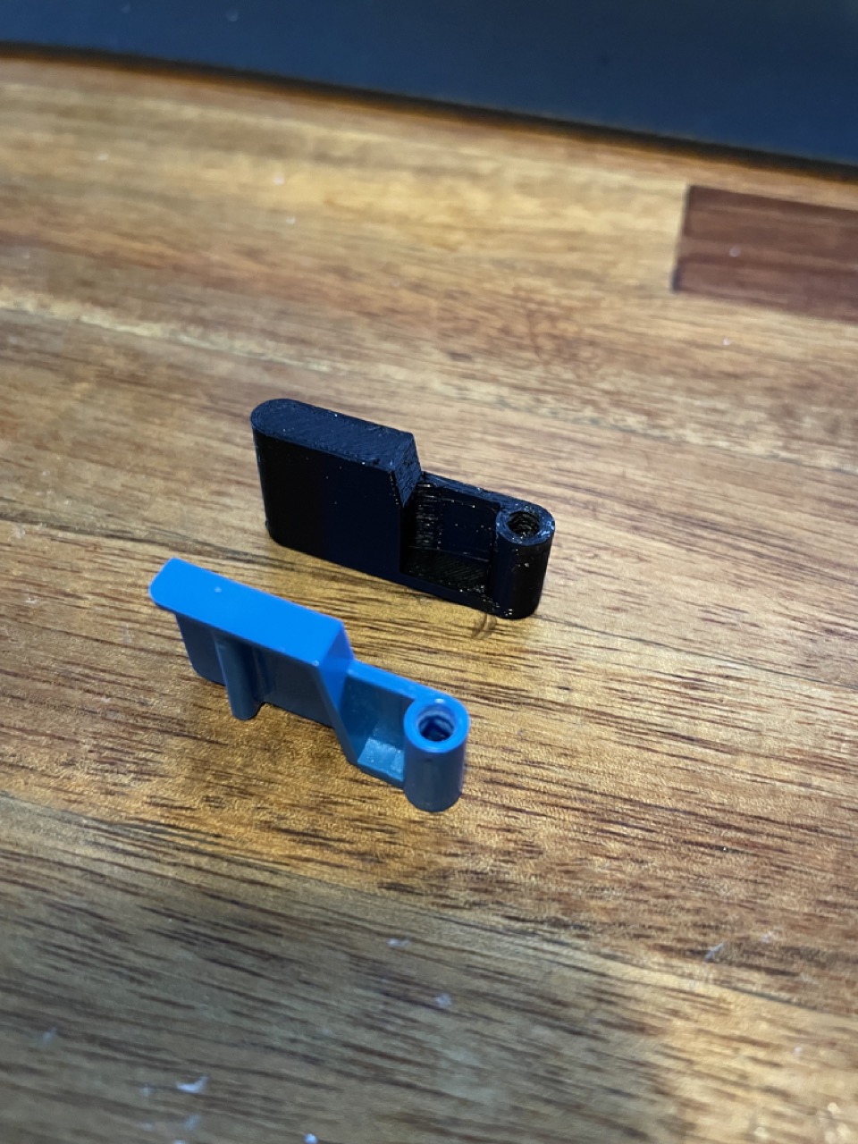 Miniatura 2 do modelo 3D Electrical Remodel Box Wing Clamp