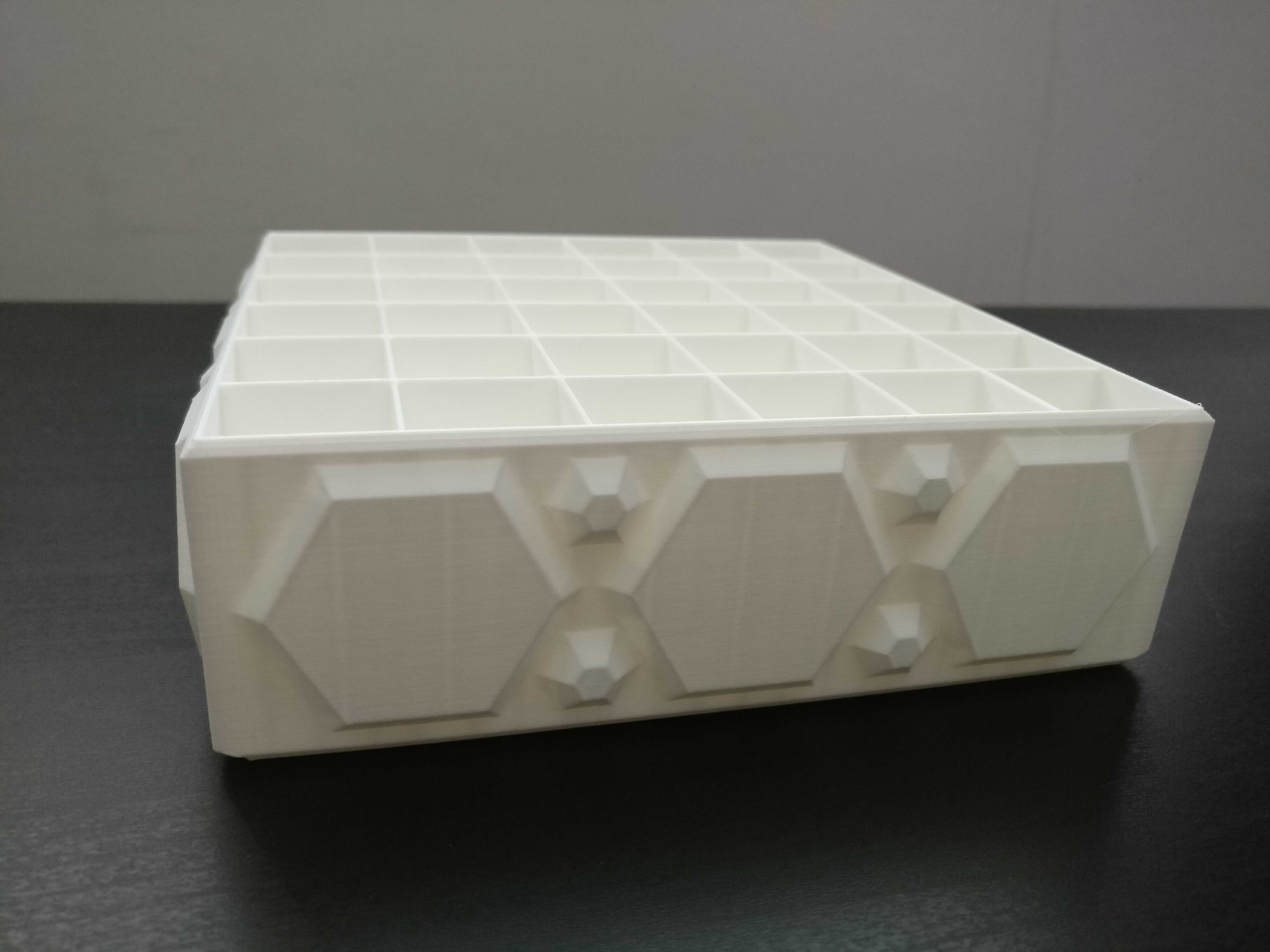 Miniatura 2 do modelo 3D Lipstick holder