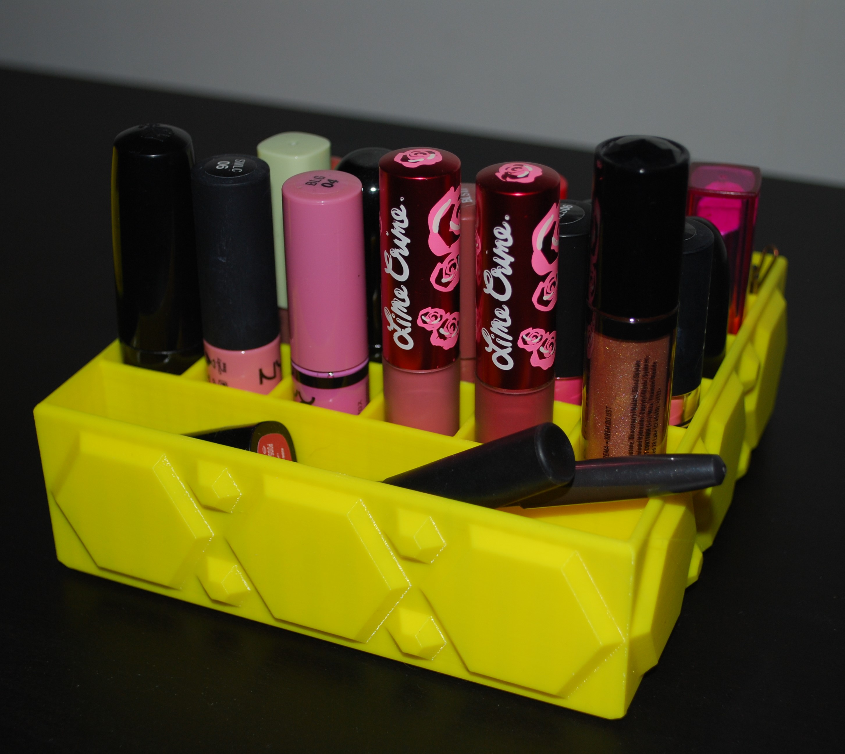 Miniatura 6 do modelo 3D Lipstick holder