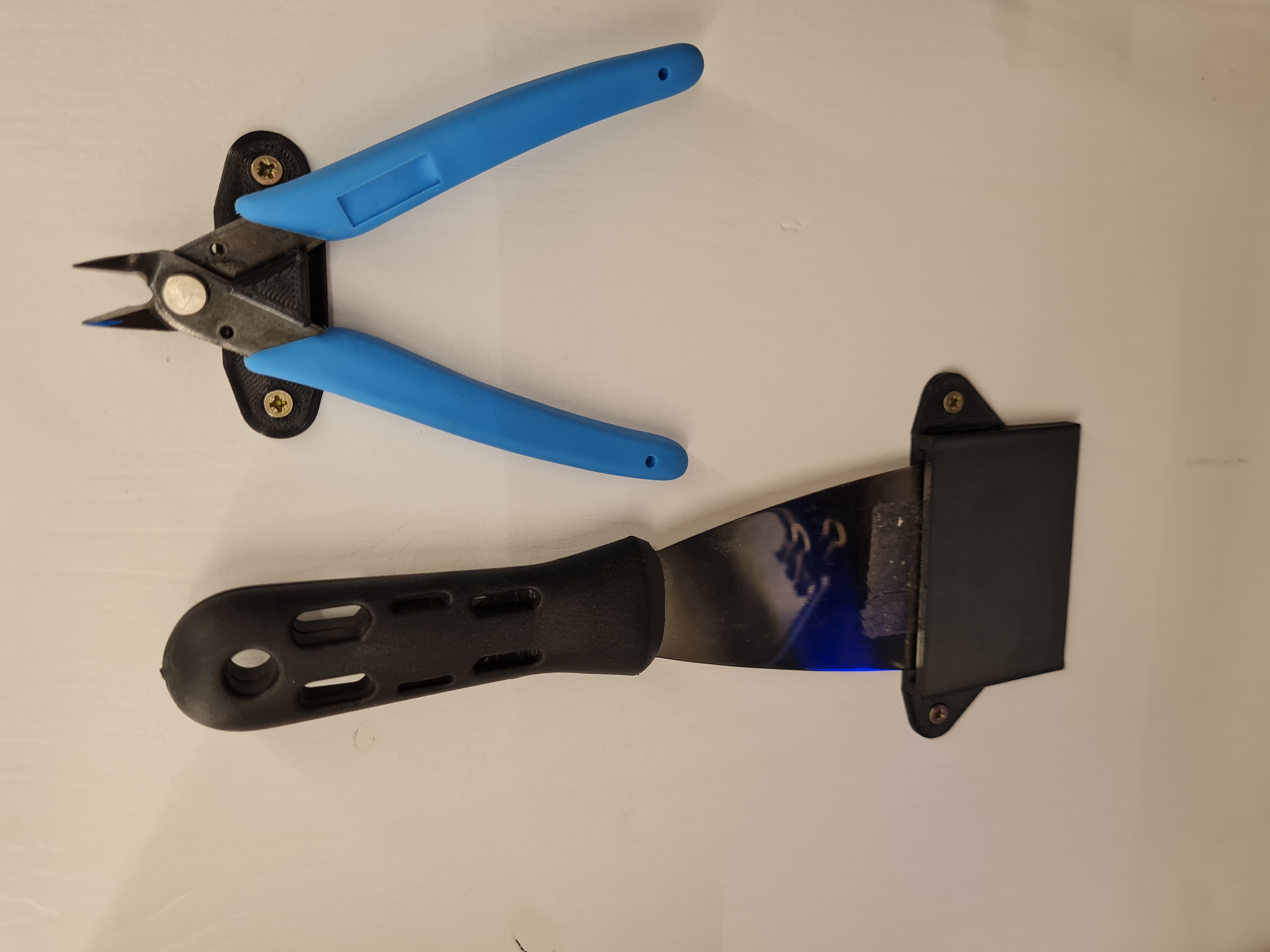 Pliers wall mount holder by SebastianDruckt Download free STL model