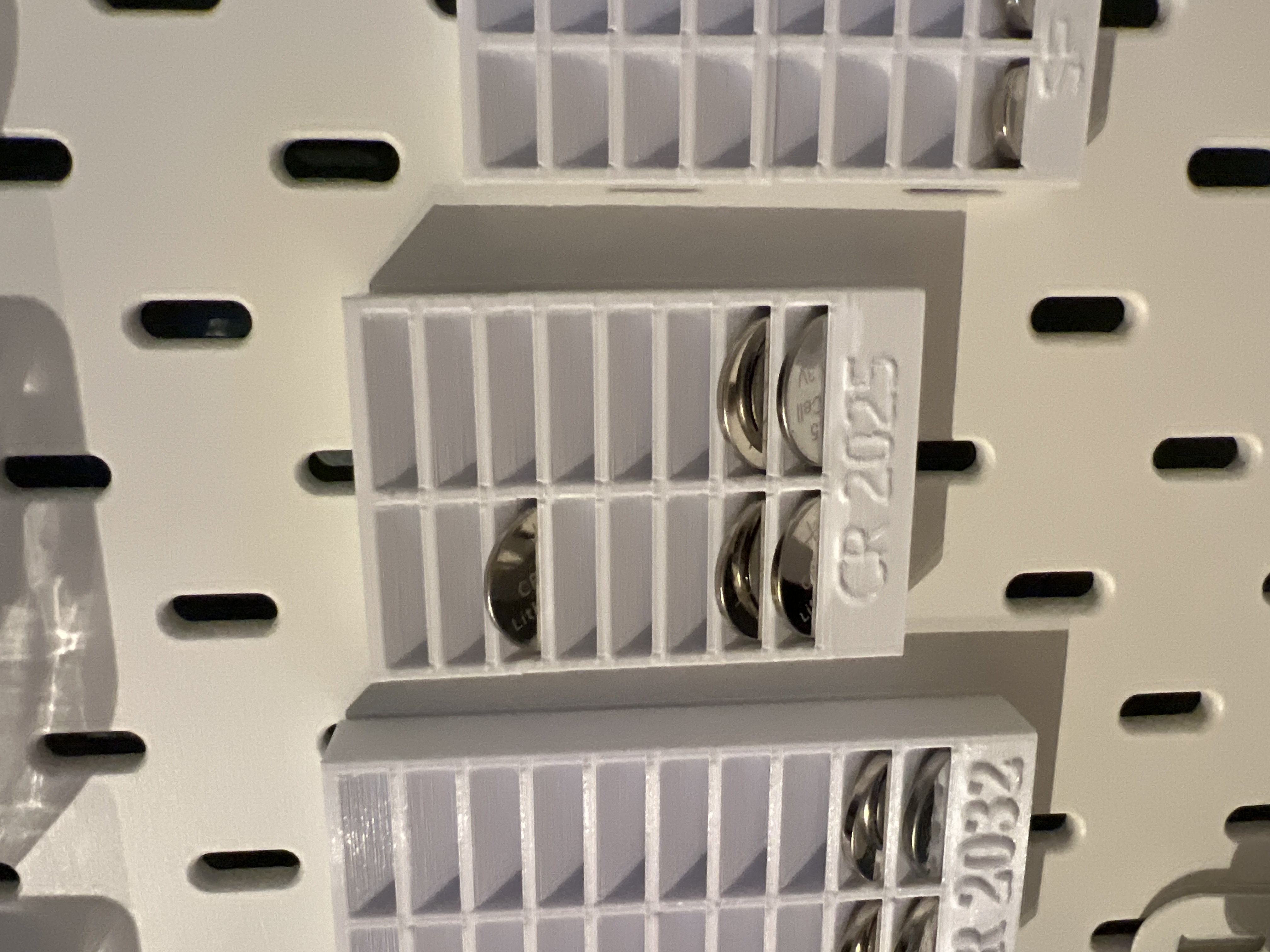 Skadis button cell holder CR2025