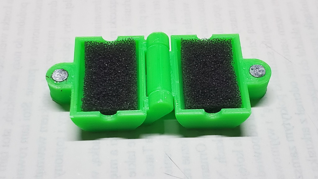 Filament dust filter with 4x2mm magnets