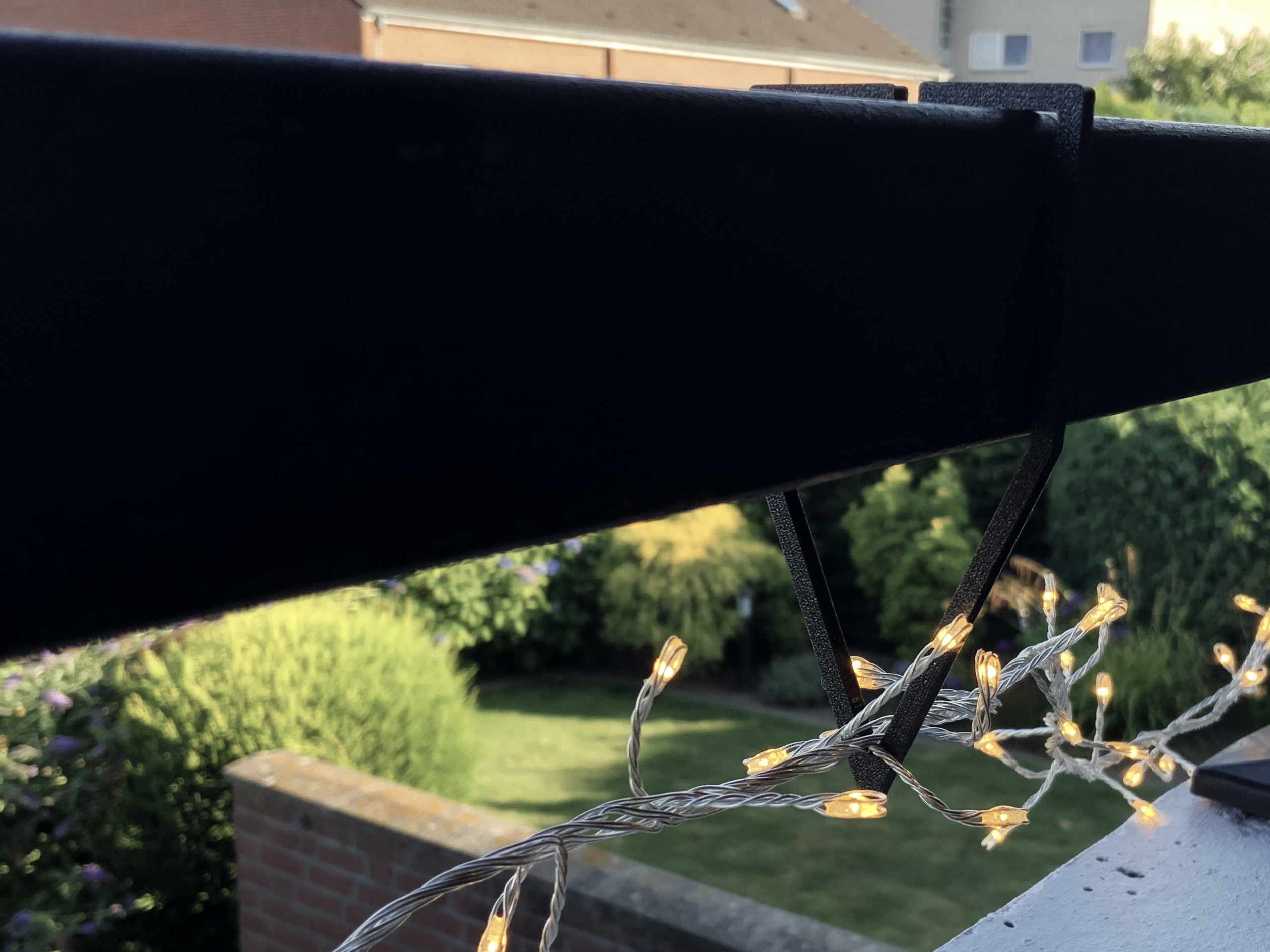 Handrail clip